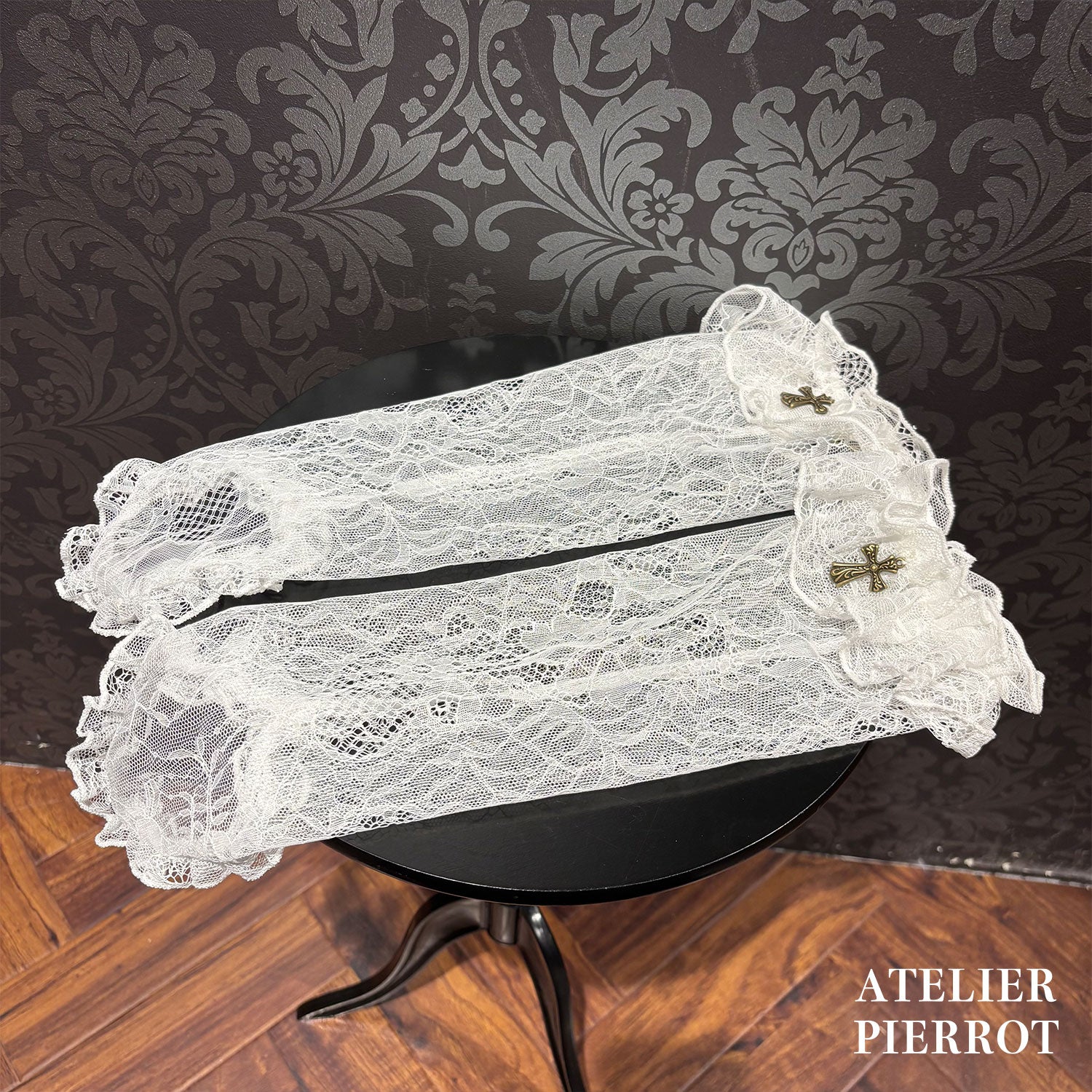 【ATELIER PIERROT】 ★ご予約受付中★ Forbidden Prayer Lace Long Gloves ホワイト/ブラック