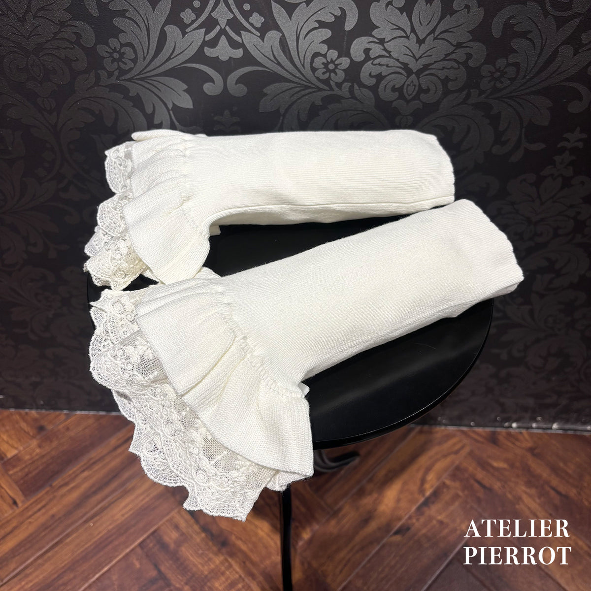 【ATELIER PIERROT】 ★Now accepting reservations★ Datura Waltz Arm CoversWhite/Bordeaux/Black
