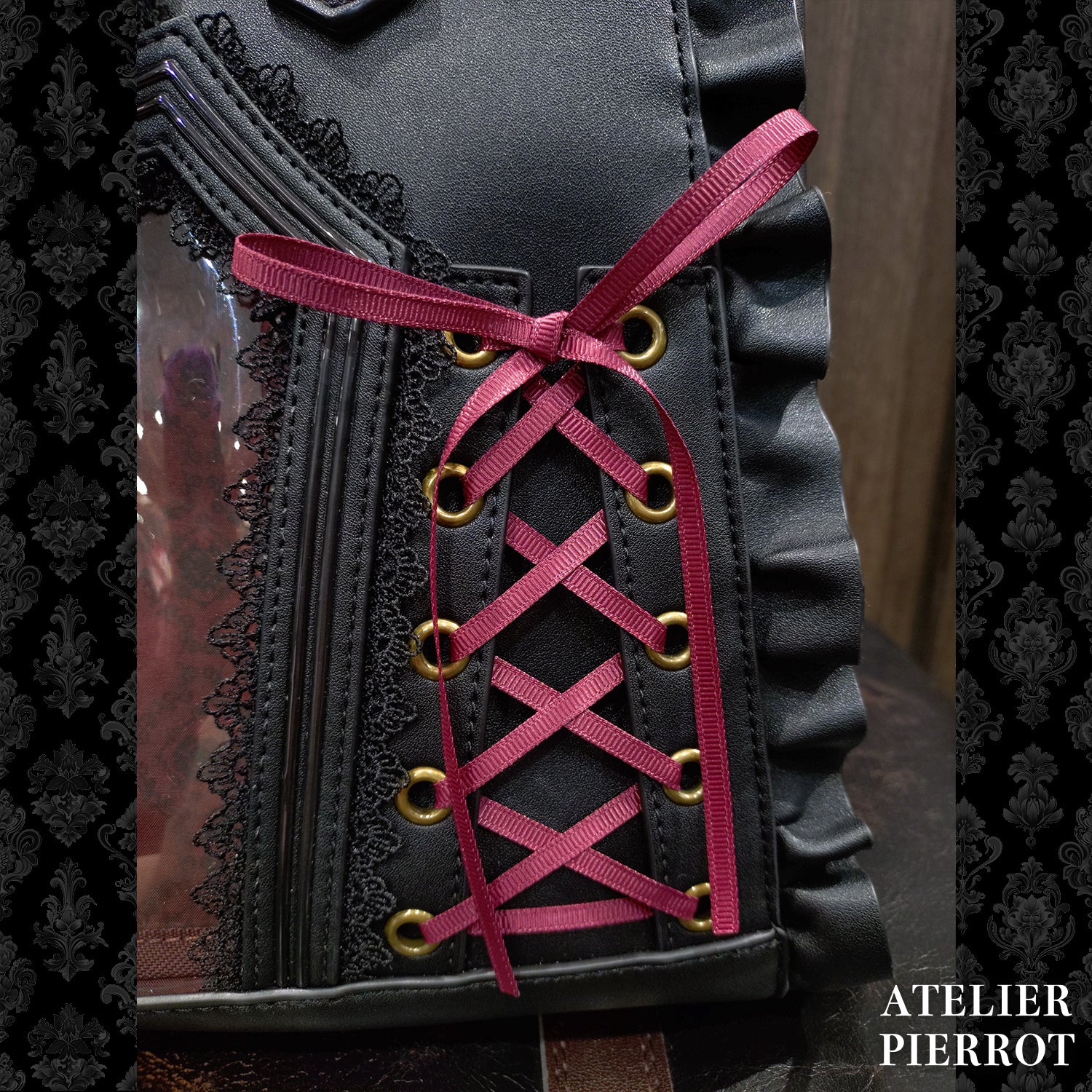 【ATELIER PIERROT】 ★ご予約受付中★ “Secret Reliquary” Lace-Up Bag ホワイト/ブラック×ボルドー/ブラック