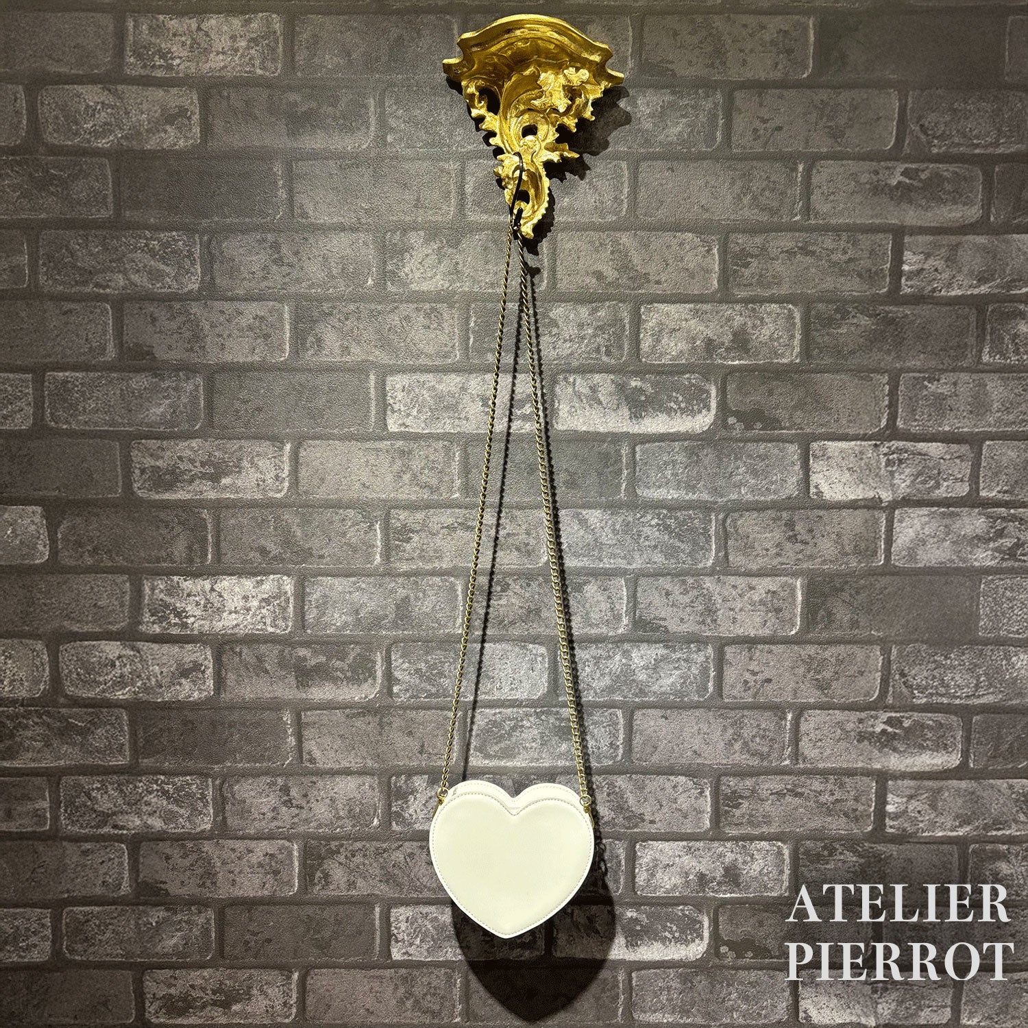 【ATELIER PIERROT】 Mended Heart Shoulder BAG White/Bordeaux/Black ★Released in mid-February★