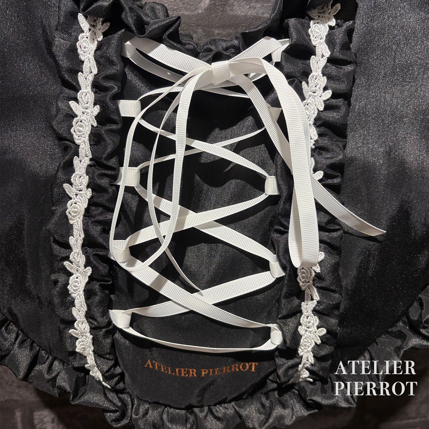 【ATELIER PIERROT】 Lace up Ribbon Heart Bag ボルドー/ブラック×ホワイト/ブラック