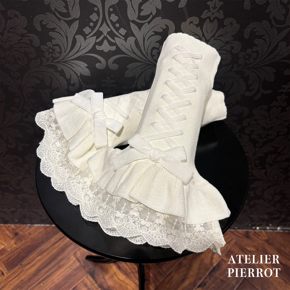 【ATELIER PIERROT】 ★Now accepting reservations★ Datura Waltz Arm CoversWhite/Bordeaux/Black