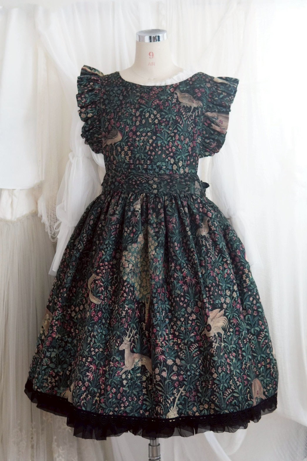 microcosm】マイクロコズム ミルフルール柄エプロンドレス ｜ATELIER