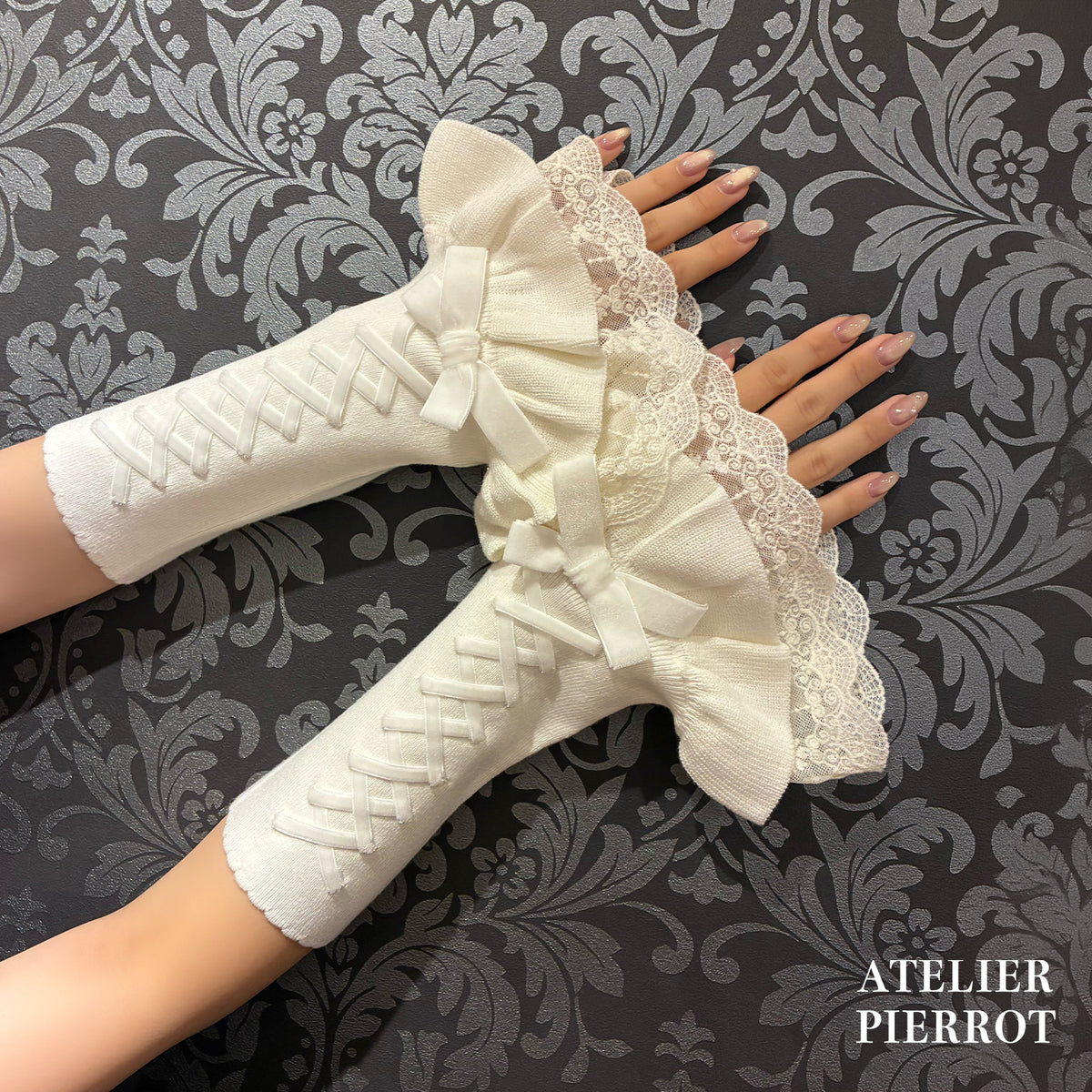 【ATELIER PIERROT】 ★Now accepting reservations★ Datura Waltz Arm CoversWhite/Bordeaux/Black