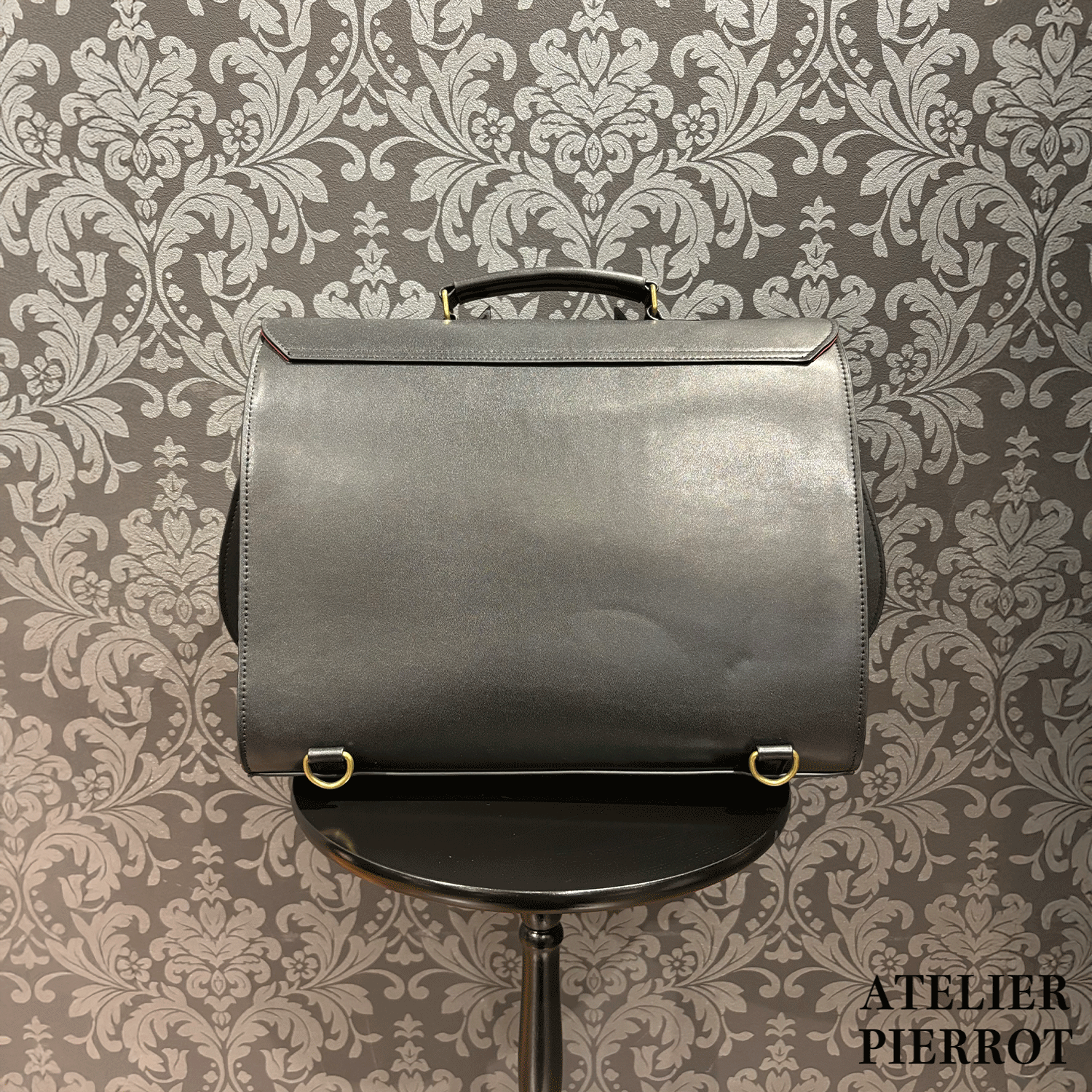 【ATELIER PIERROT】“夜間墳墓” Batwing Satchel Bordeaux/Navy/Black