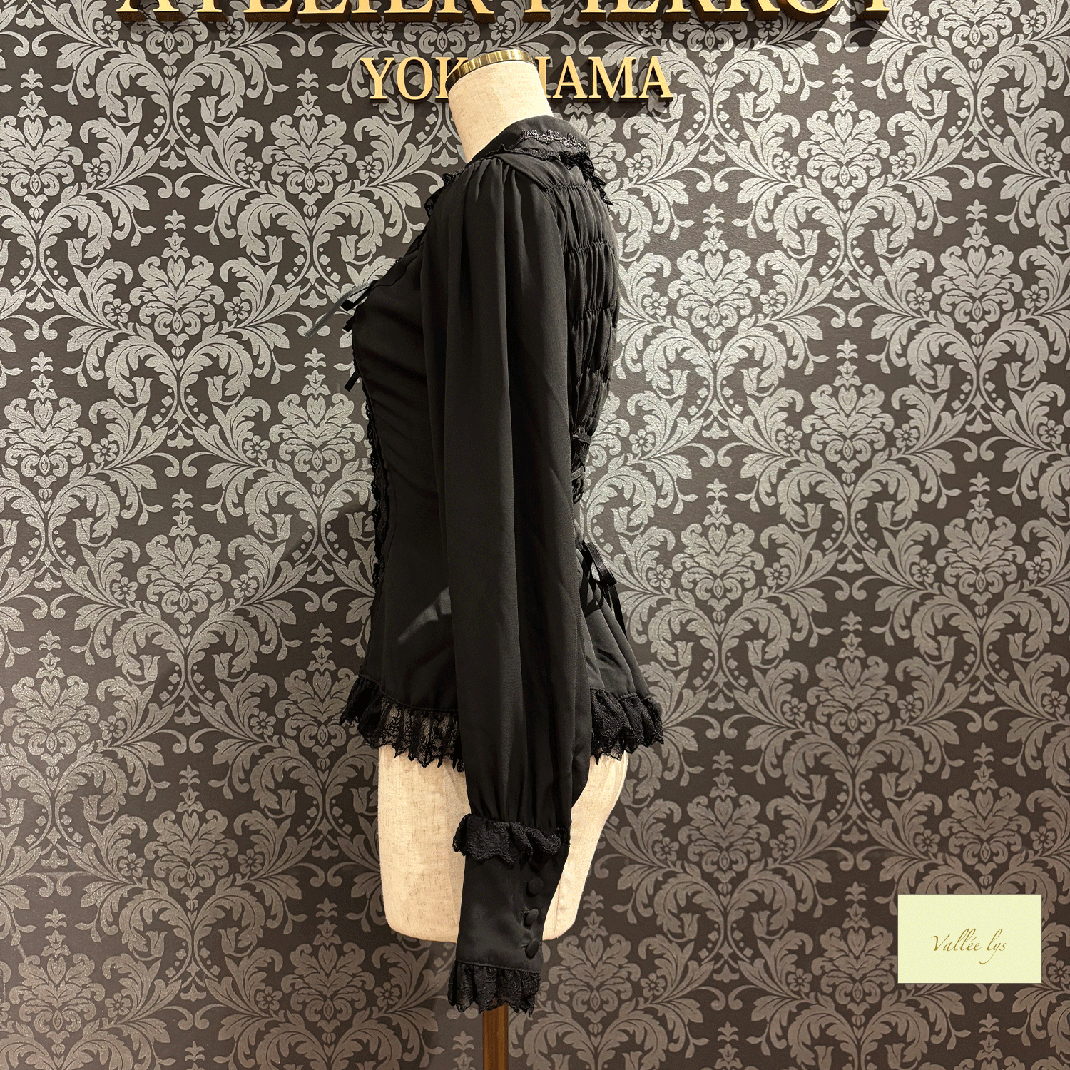 【Vallée lys】ヴァレリス Dreams Ladder Lace Long Sleeved Blouse ホワイト/ブラック×ホワイト/ブラック×ボルドー/ブラック×ネイビー/ブラック ★8月下旬発売★
