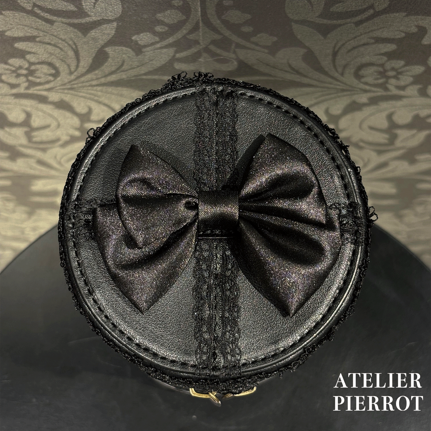 【ATELIER PIERROT】 “Throne” Doll Pouch ホワイト/ボルドー/ブラック