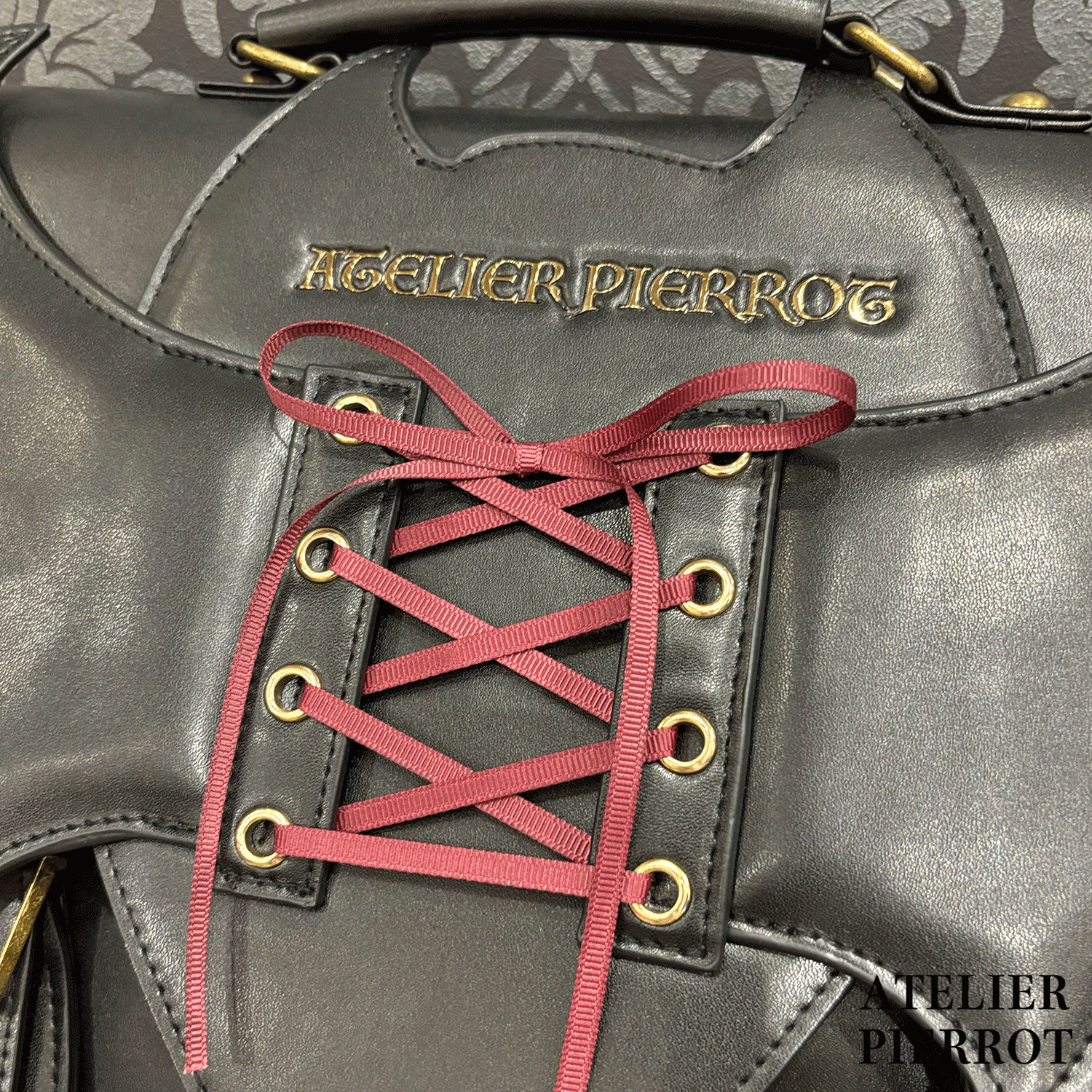 【ATELIER PIERROT】“夜間墳墓” Batwing Satchel Bordeaux/Navy/Black