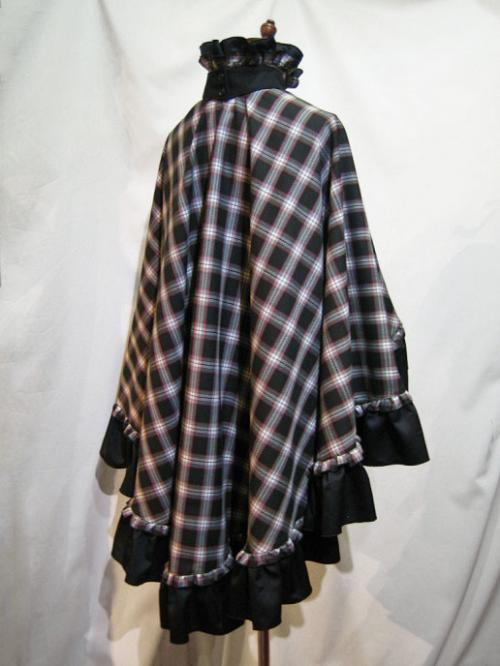 【MARBLE】マーブル ヴァンパイアタイ付き 立ち襟フリルマント 黒赤チェック×黒