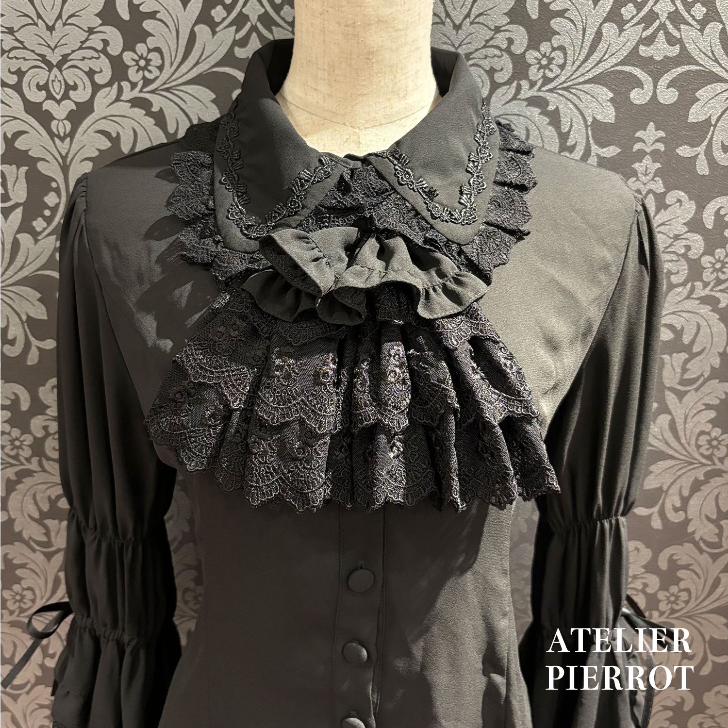 【ATELIER PIERROT】 Louise Jabot Half Sleeve Blouse White/Black