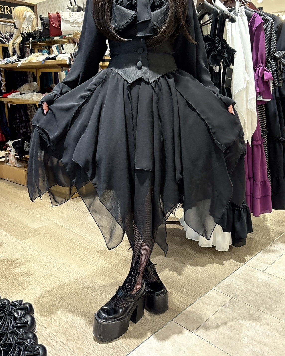 【ATELIER PIERROT】 불규칙한 치마, 검은 색