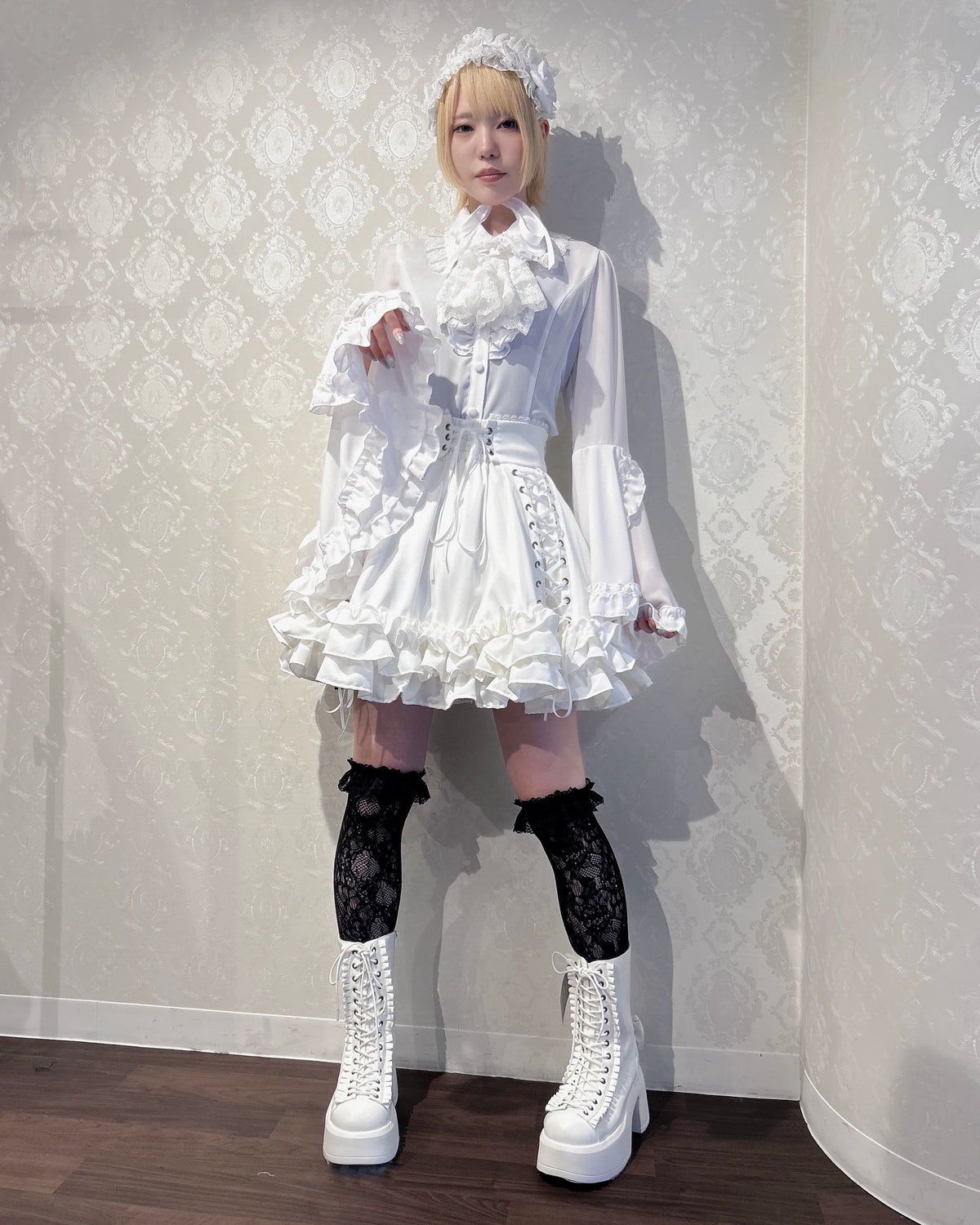 【ATELIER PIERROT】 Louise Jabot Blouse ホワイト/ブラック