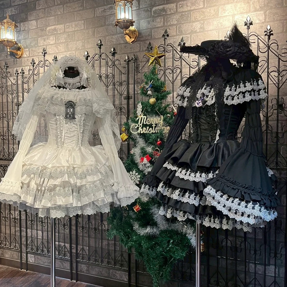 【ATELIER PIERROT】 Mini Corset Dress (シルバーレースver) ホワイト/ブラック