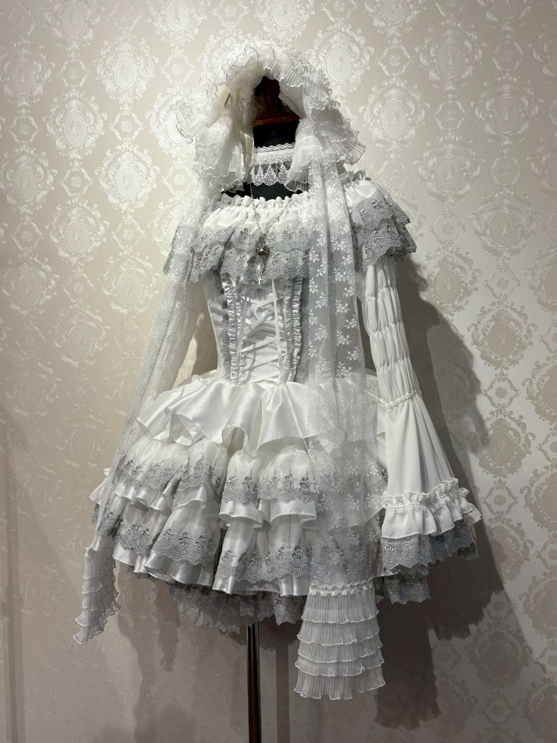 【ATELIER PIERROT】 Eternal Nocturne Blouse ホワイト/ブラック