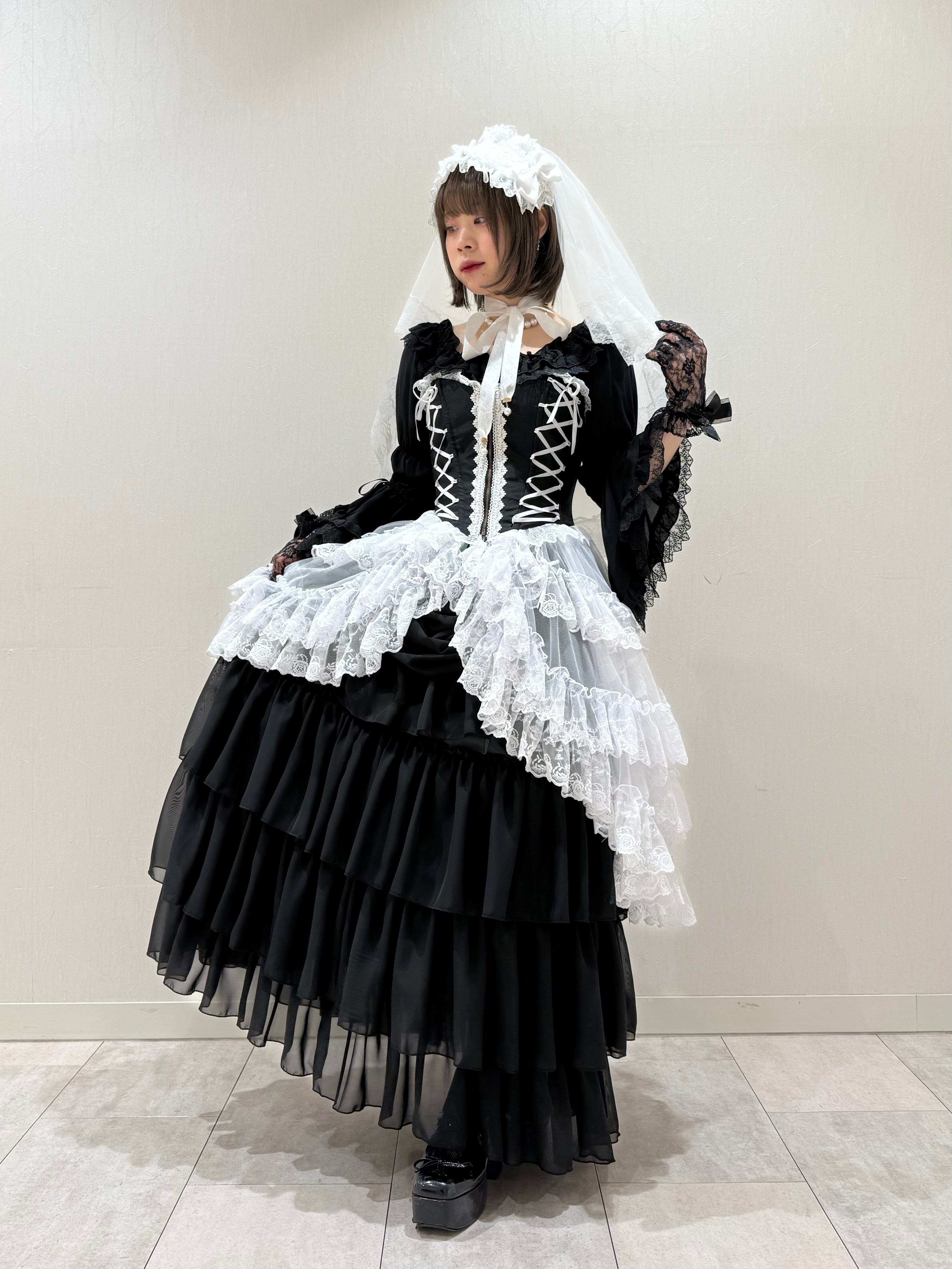 【Vallée lys】ヴァレリス ★ご予約受付中★ Mirage Veil Overskirt ホワイト/ブラック