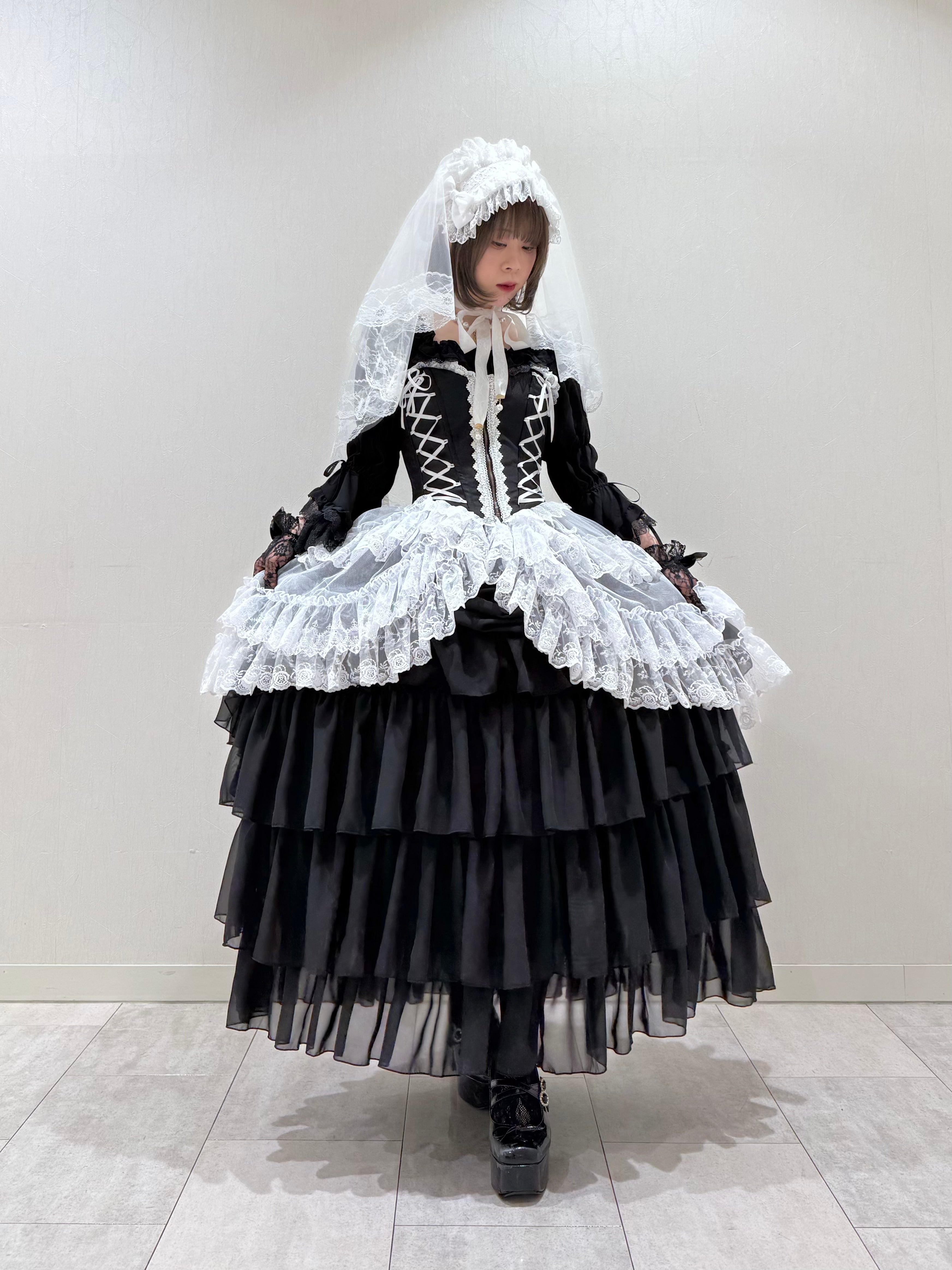 【Vallée lys】ヴァレリス ★ご予約受付中★ Mirage Veil Overskirt ホワイト/ブラック