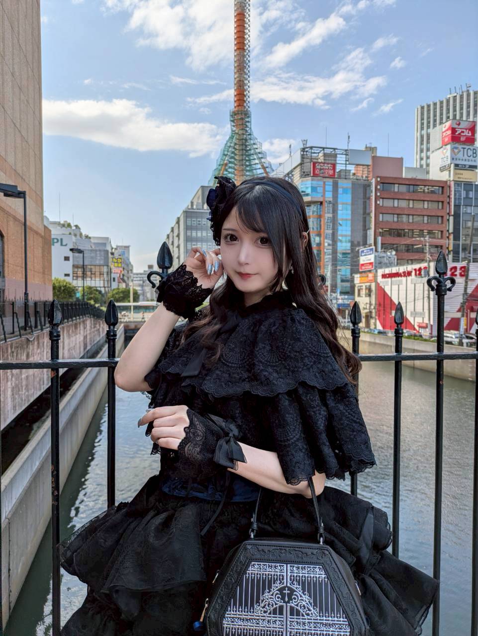 【ATELIER PIERROT】 Chantilly Lace Capelet ホワイト/ブラック