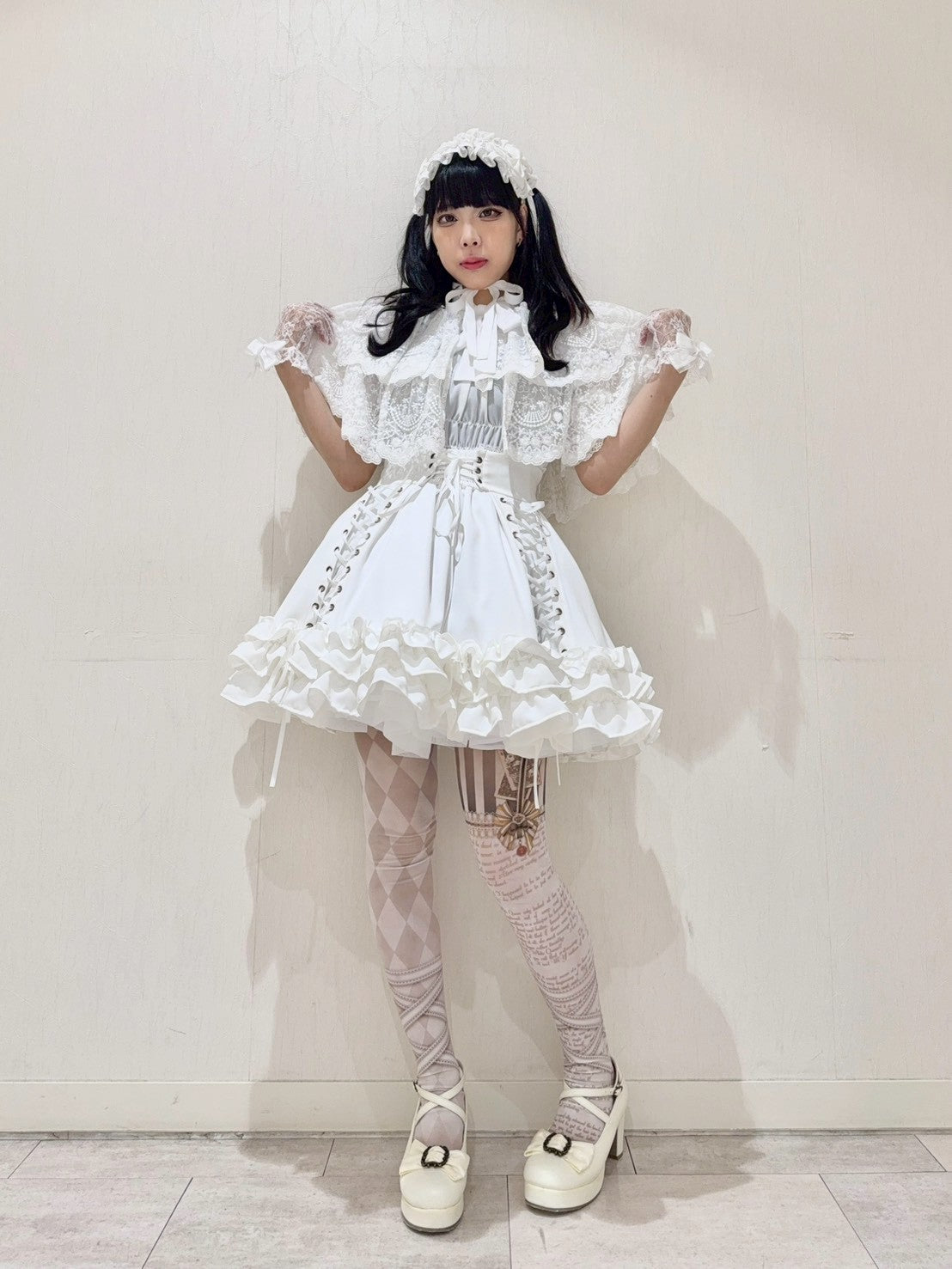 【ATELIER PIERROT】 Chantilly Lace Capelet ホワイト/ブラック