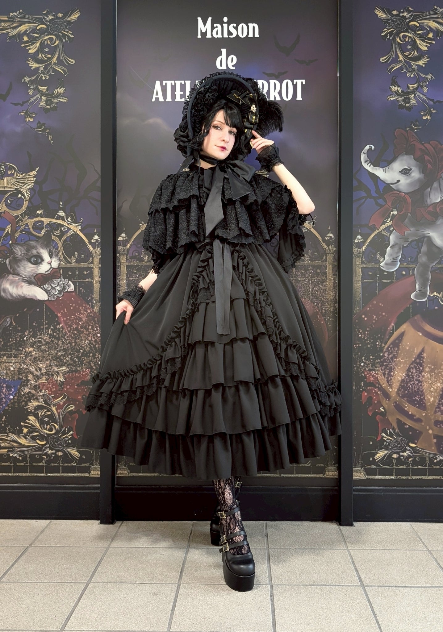 【ATELIER PIERROT】 Chantilly Lace Capelet ホワイト/ブラック