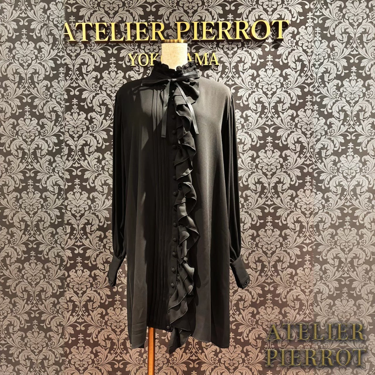 【ATELIER PIERROT】 Modern Flounce Long Blouse Off White/WILD CATS/Black