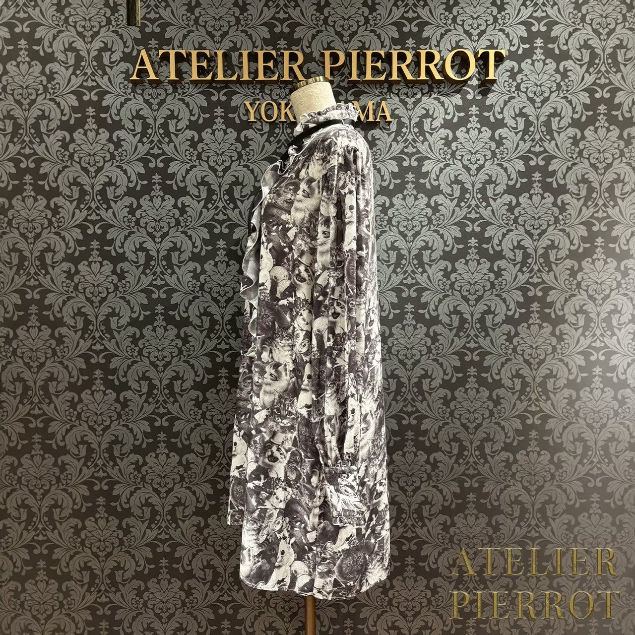【ATELIER PIERROT】 Modern Flounce Long Blouse Off White/WILD CATS/Black