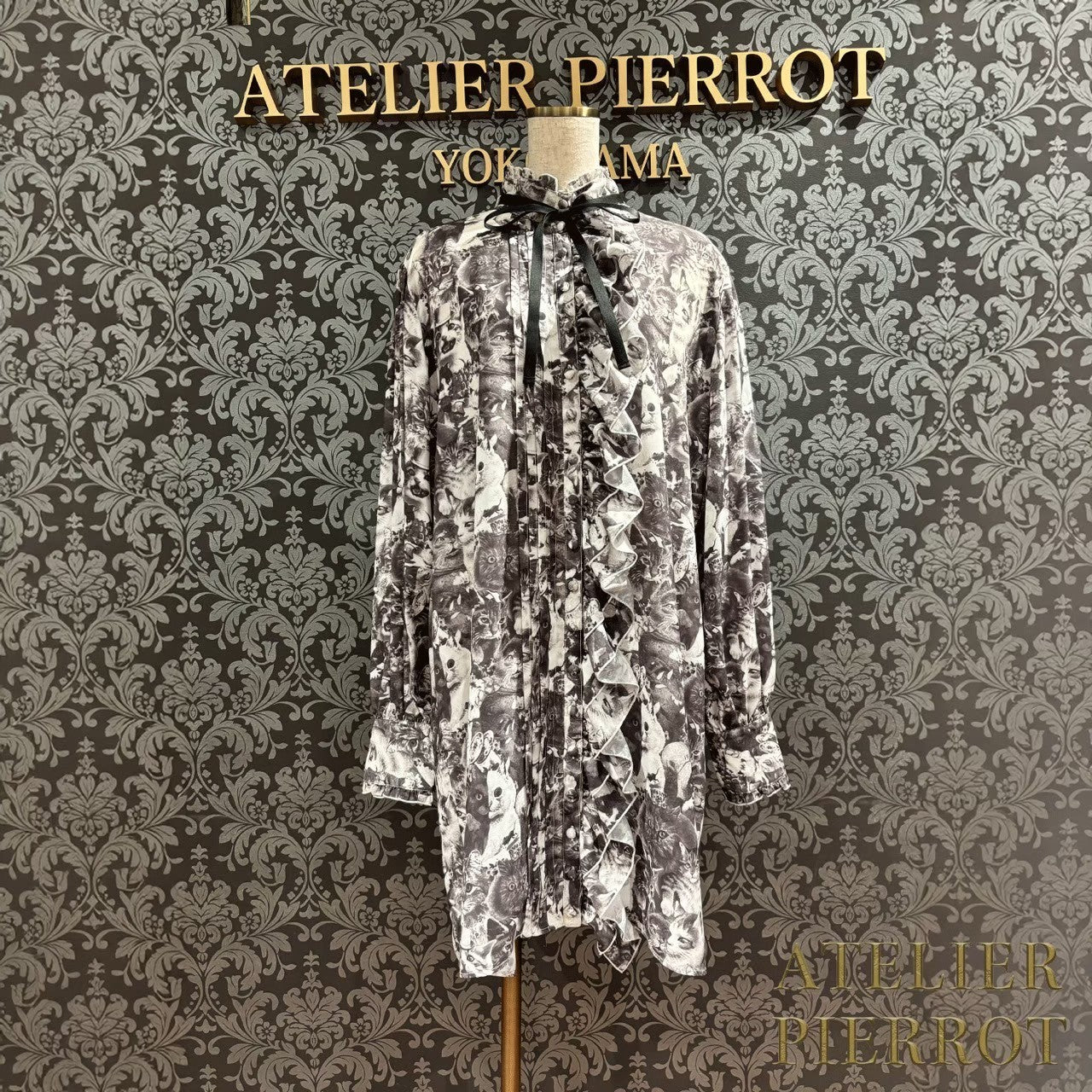 【ATELIER PIERROT】 Modern Flounce Long Blouse Off White/WILD CATS/Black