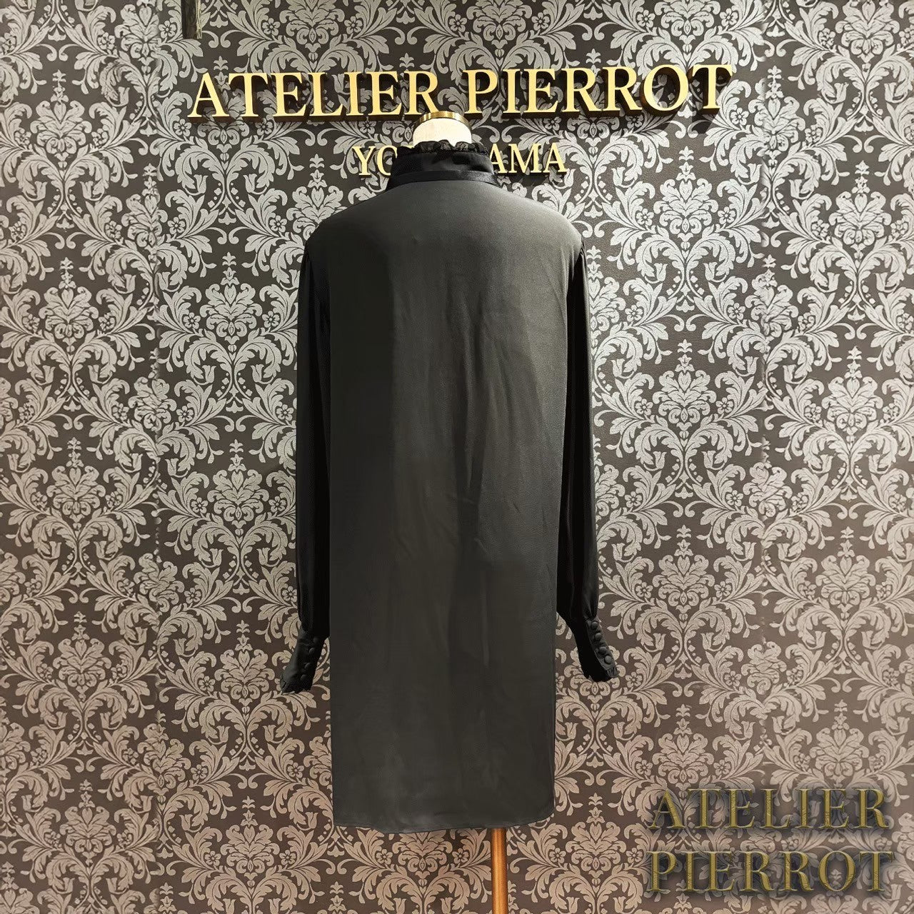 【ATELIER PIERROT】 Modern Flounce Long Blouse Off White/WILD CATS/Black