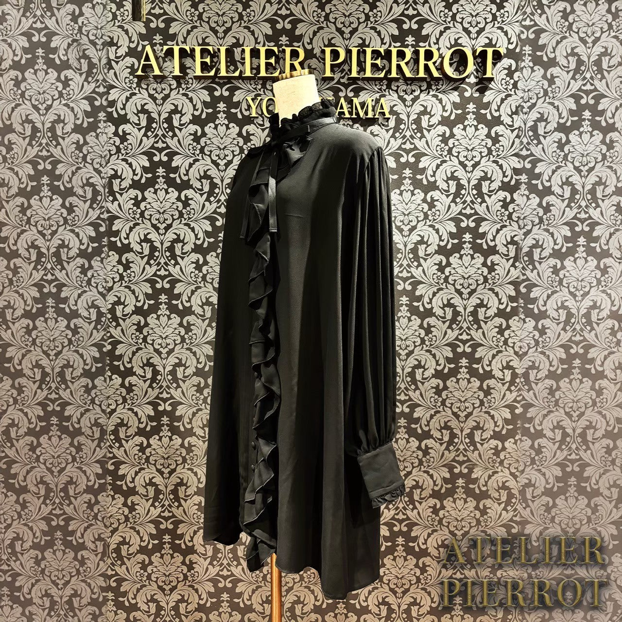 【ATELIER PIERROT】 Modern Flounce Long Blouse Off White/WILD CATS/Black