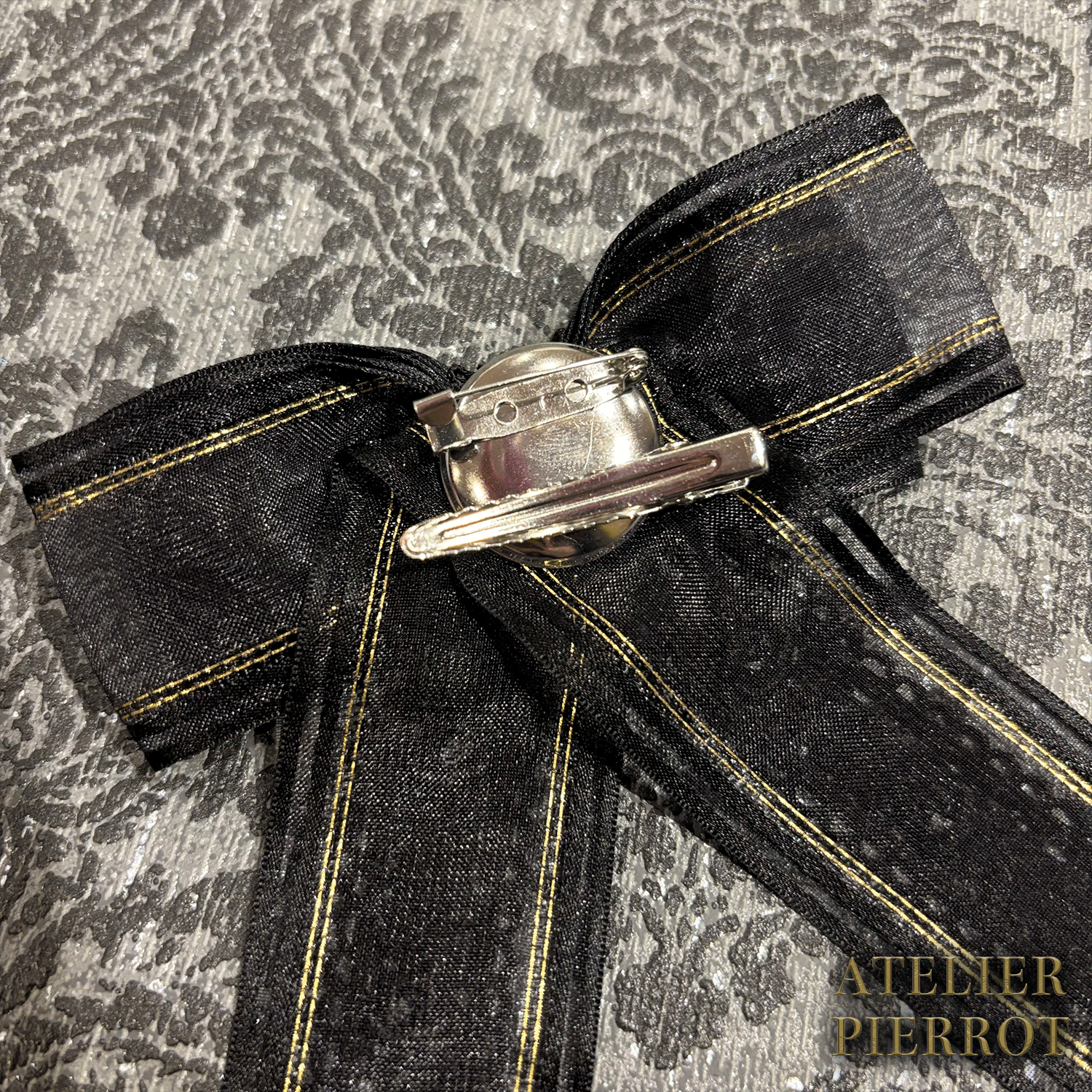 【ATELIER PIERROT】 Ribbon Cross Charm Clips White/ Black