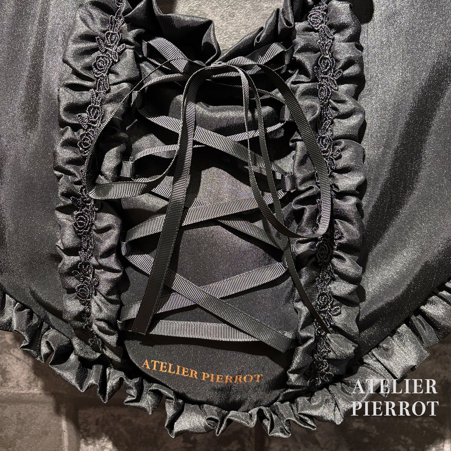 【ATELIER PIERROT】 Lace up Ribbon Heart Bag ボルドー/ブラック×ホワイト/ブラック