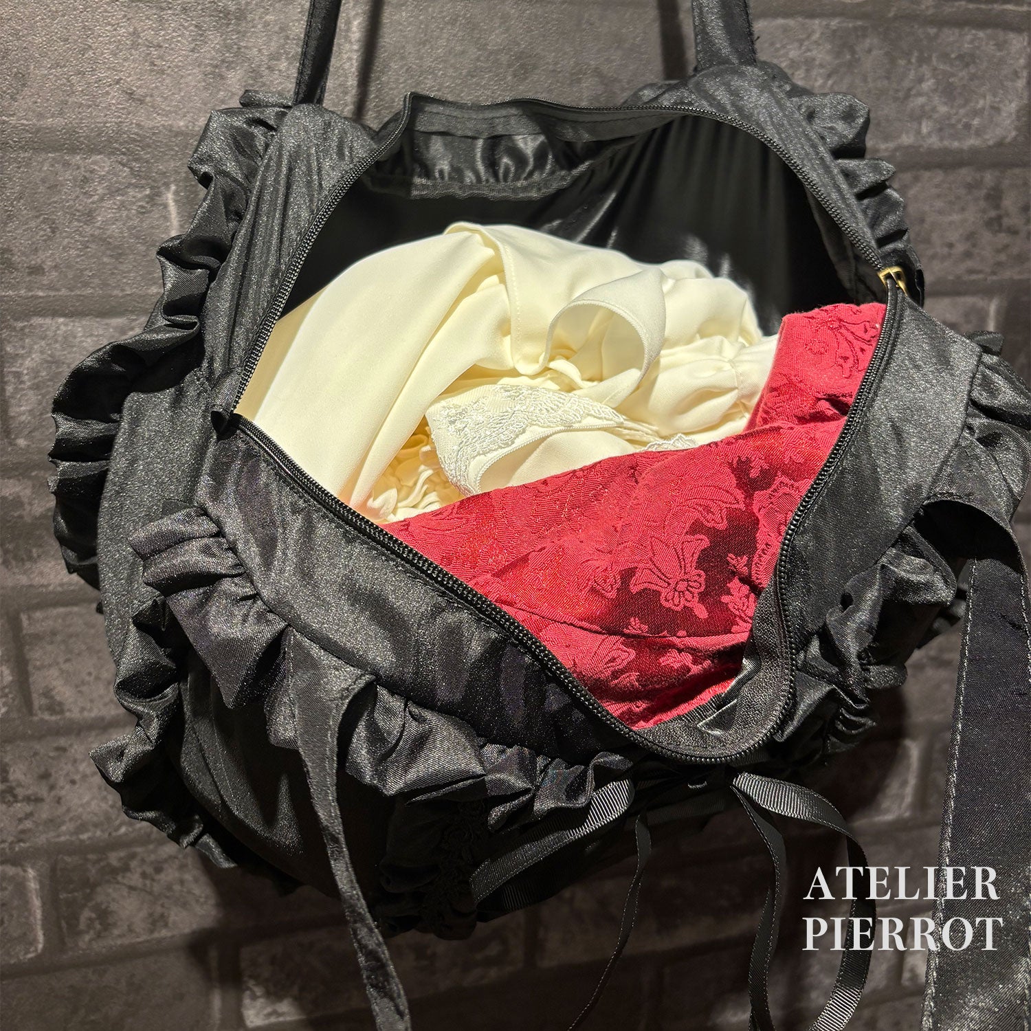 【ATELIER PIERROT】 Lace up Ribbon Heart Bag ボルドー/ブラック×ホワイト/ブラック