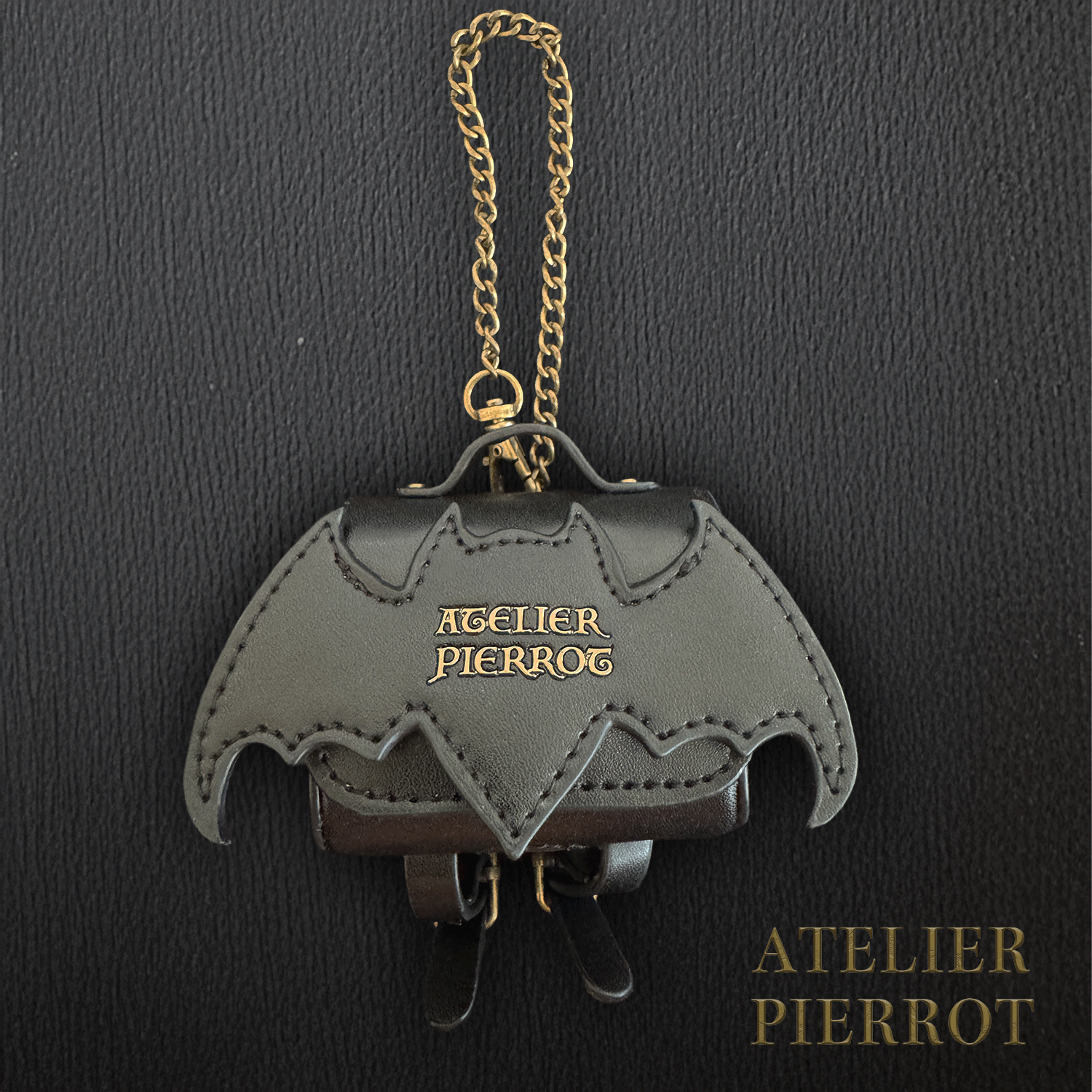 【ATELIER PIERROT】“夜間墳墓” Batwing Air Pods Case Bordeaux/Navy/Black