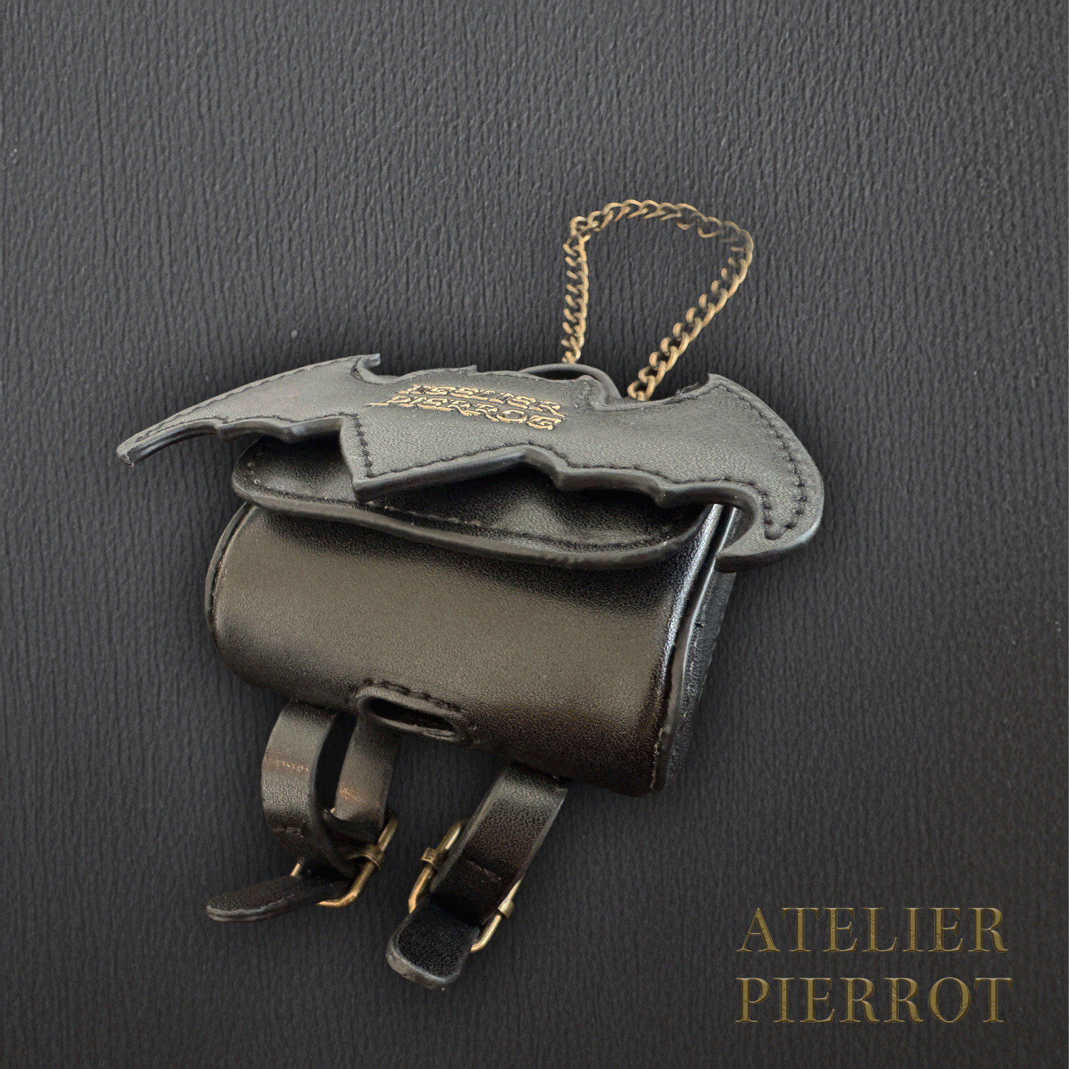 【ATELIER PIERROT】“夜間墳墓” Batwing Air Pods Case Bordeaux/Navy/Black