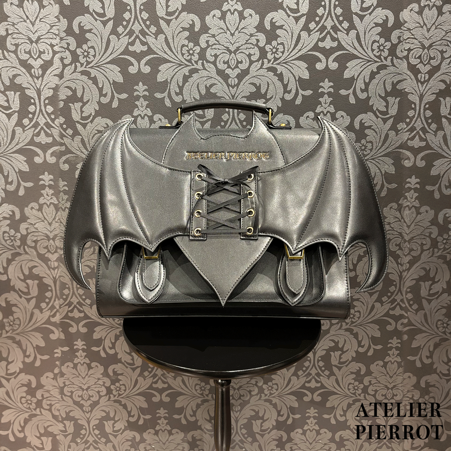 【ATELIER PIERROT】“夜間墳墓” Batwing Satchel Bordeaux/Navy/Black