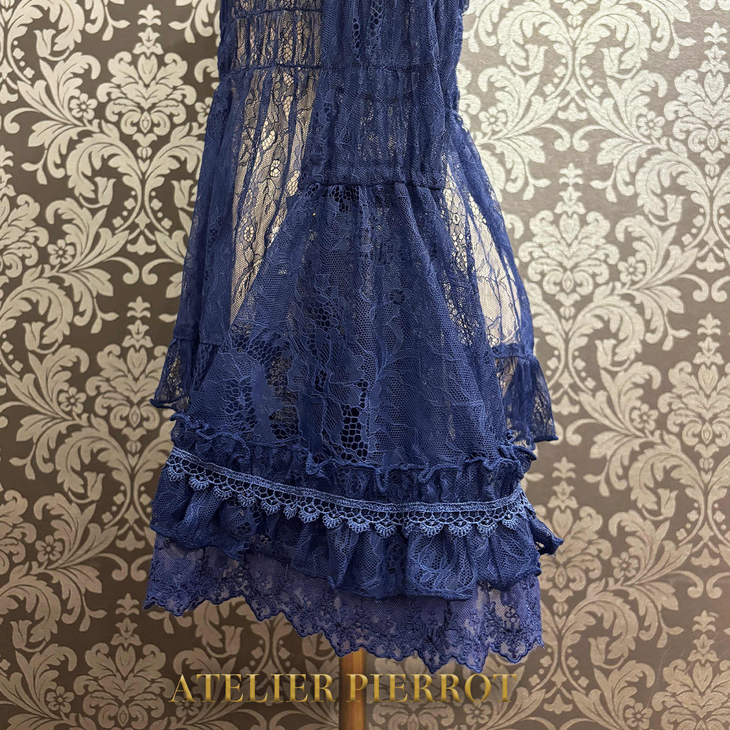【ATELIER PIERROT】 Shirring princess sleeve blouse-Lace- White/Ivory/Bordeaux/Navy/ Black