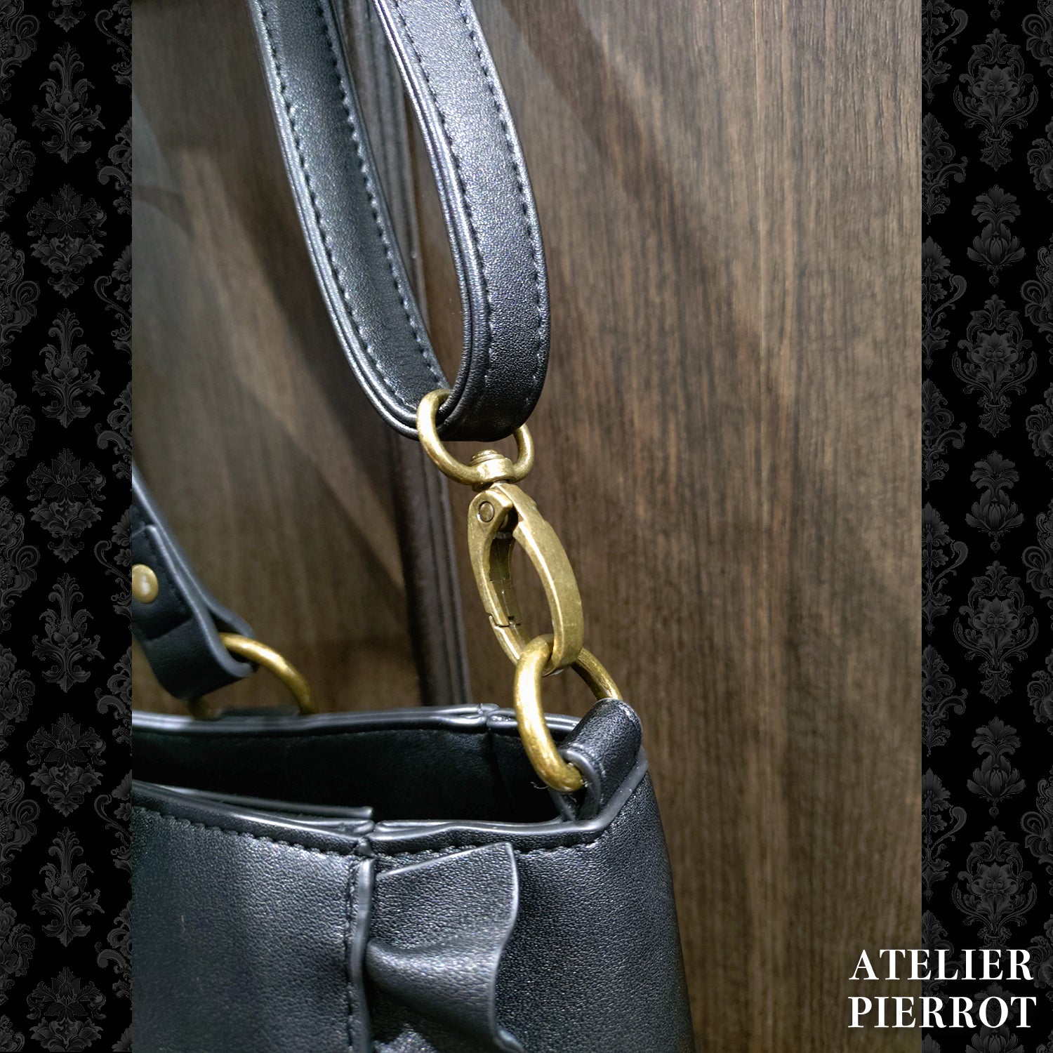【ATELIER PIERROT】 ★ご予約受付中★ “Secret Reliquary” Lace-Up Bag ホワイト/ブラック×ボルドー/ブラック