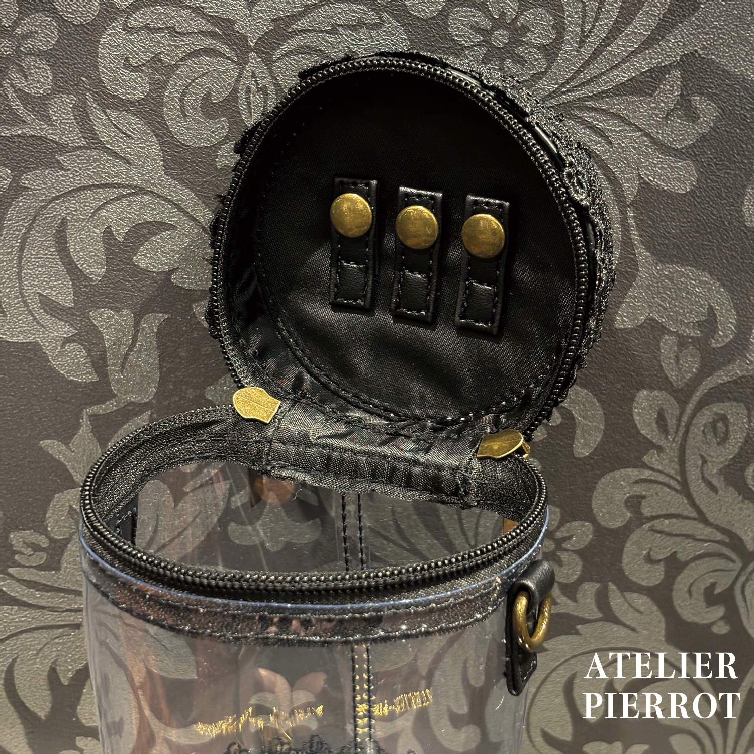 【ATELIER PIERROT】 “Throne” Doll Pouch ホワイト/ボルドー/ブラック ★11月中旬〜下旬発売★