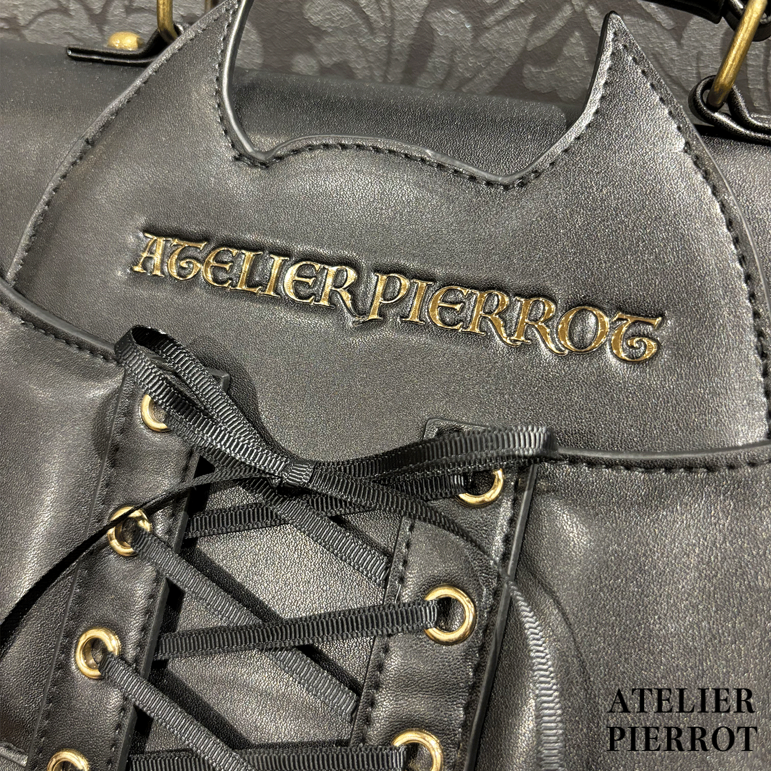 【ATELIER PIERROT】“夜間墳墓” Batwing Satchel Bordeaux/Navy/Black