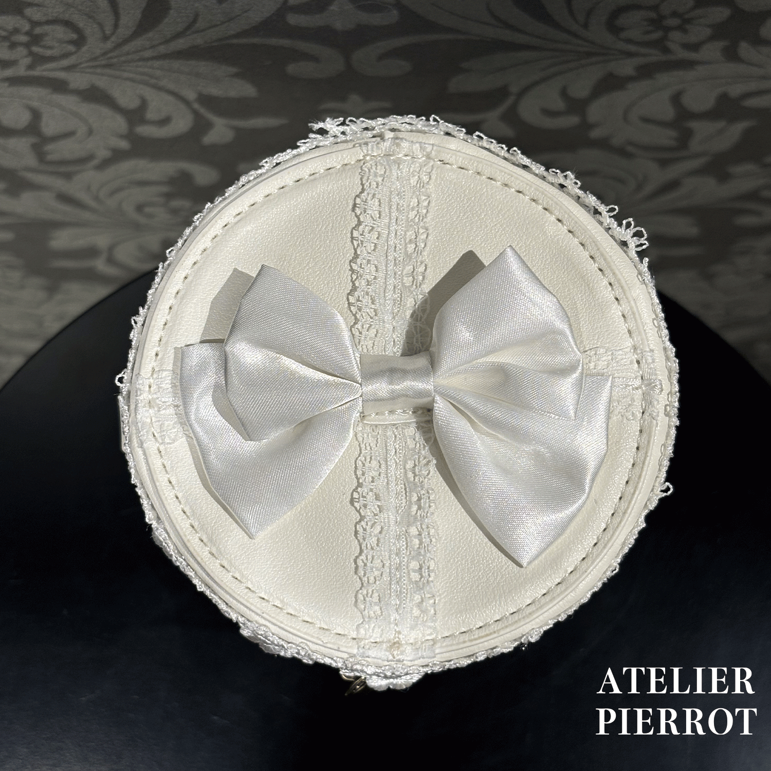 【ATELIER PIERROT】 “Throne” Doll Pouch ホワイト/ボルドー/ブラック ★11月中旬〜下旬発売★