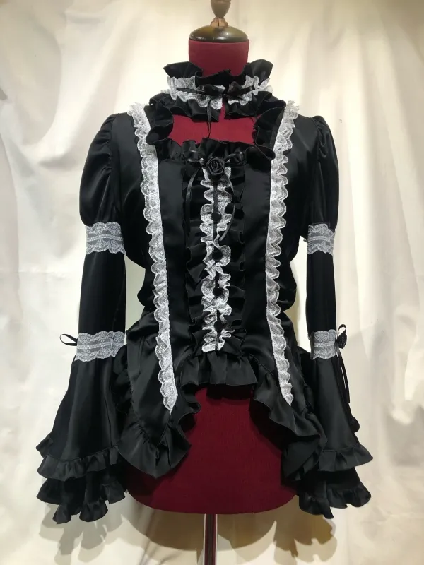 【MARBLE】マーブル チョーカー付き風パフスリーブブラウス+パ二エ入りレース飾りティアードスカート:黒×白レース