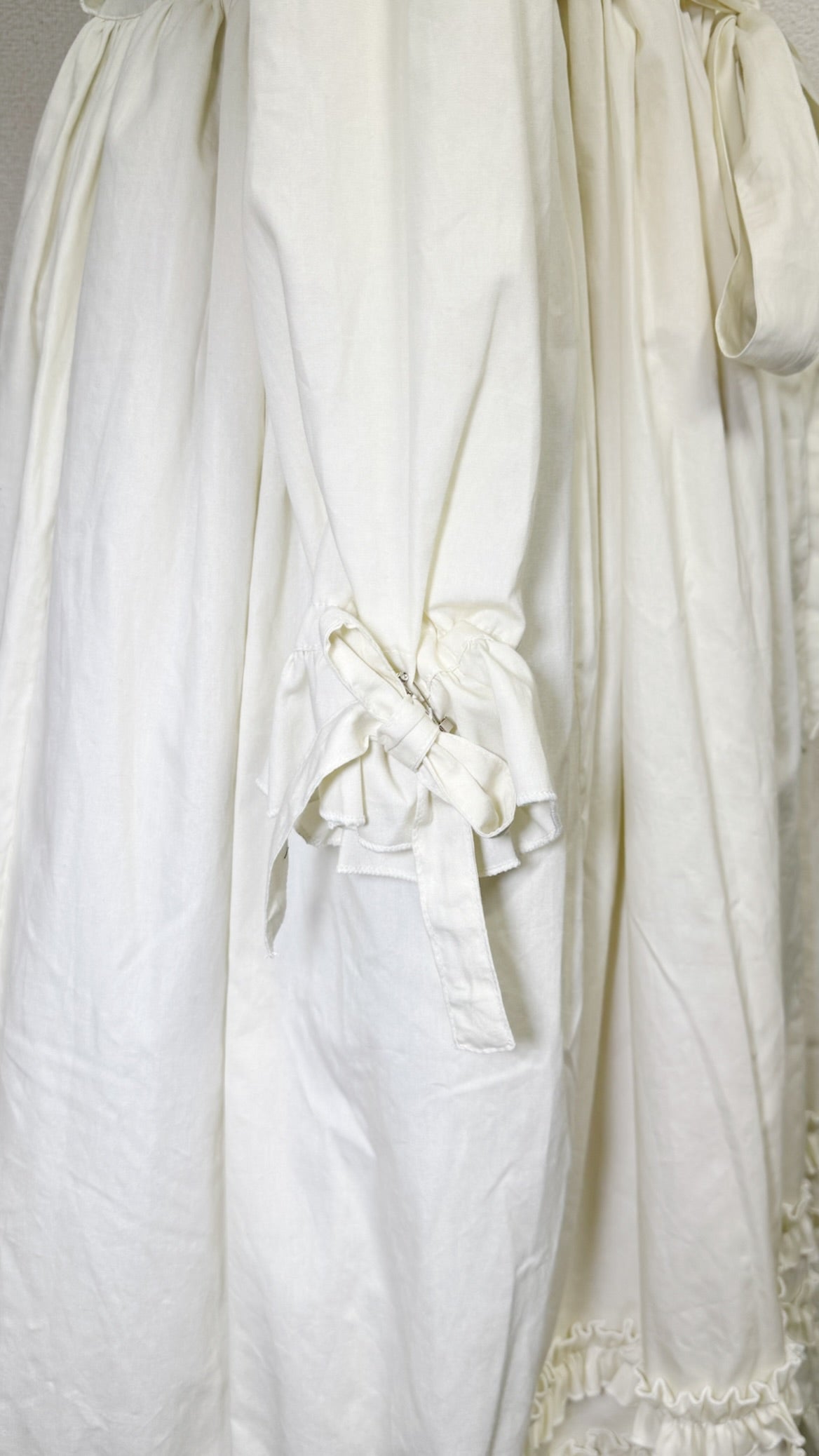 【Physical Drop】フィジカルドロップ 大衿フリルワンピース【生成・ブロード生地】