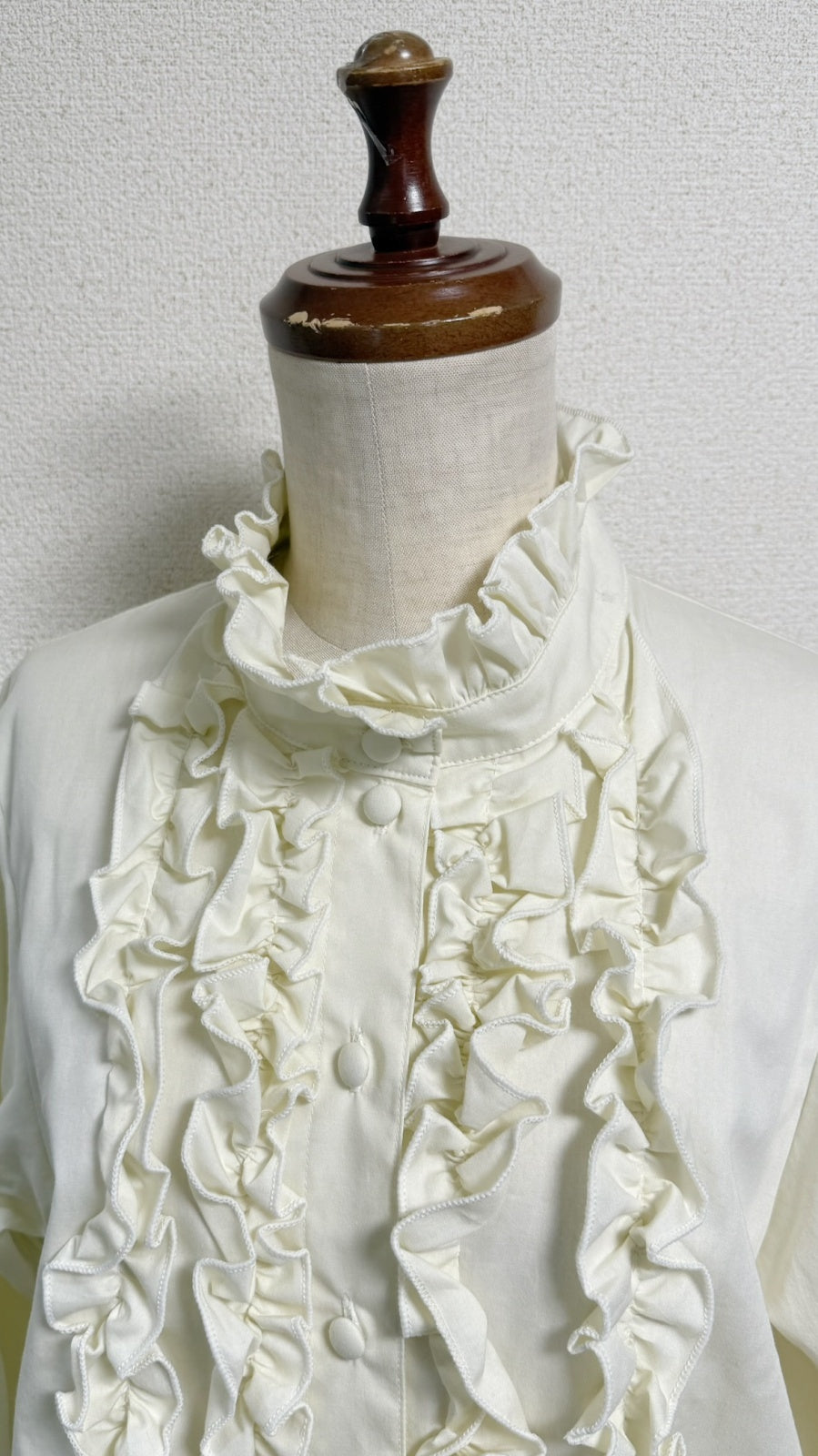 【Physical Drop】フィジカルドロップ スタンドカラーフリルブラウス【生成・ブロード生地】