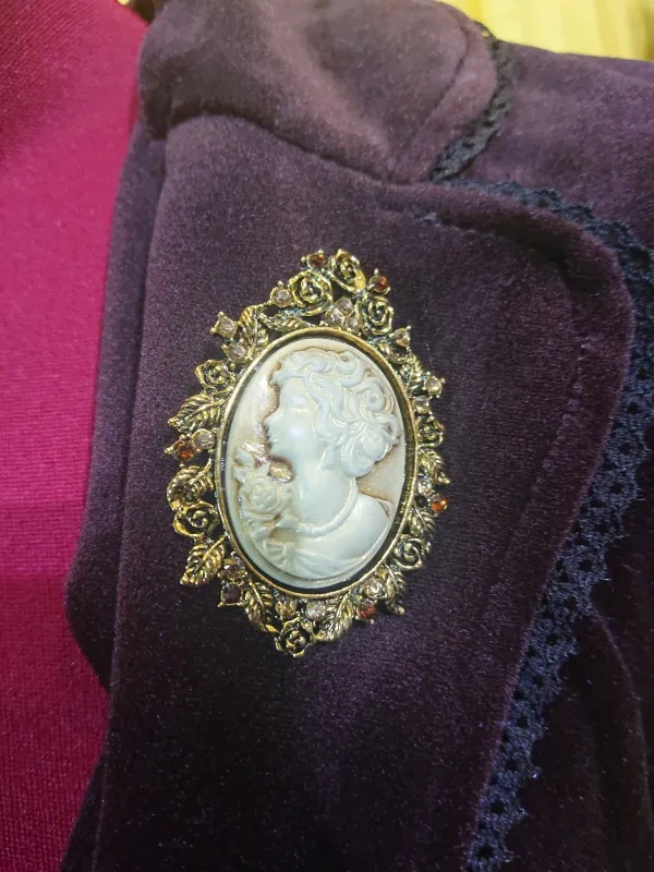 【MARBLE】マーブル ◆Lサイズ◆アンティークカメオブローチ付きテーラードレース飾りジャケット:茶