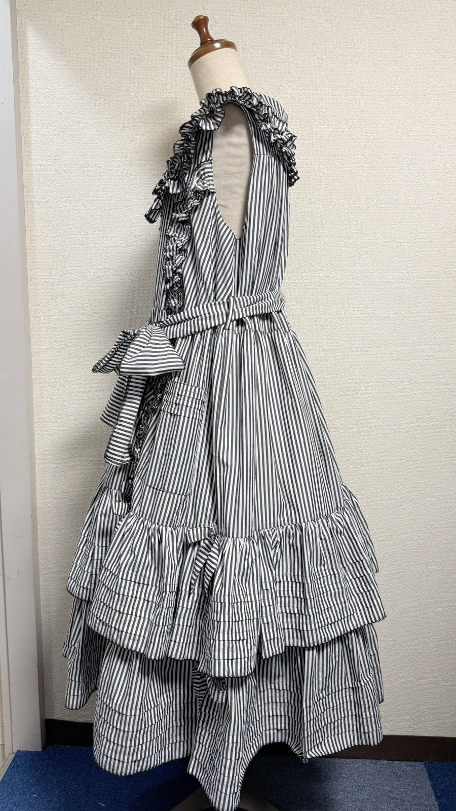 【Physical Drop】Physical Drop .荷叶边连衣裙【黑白条纹】