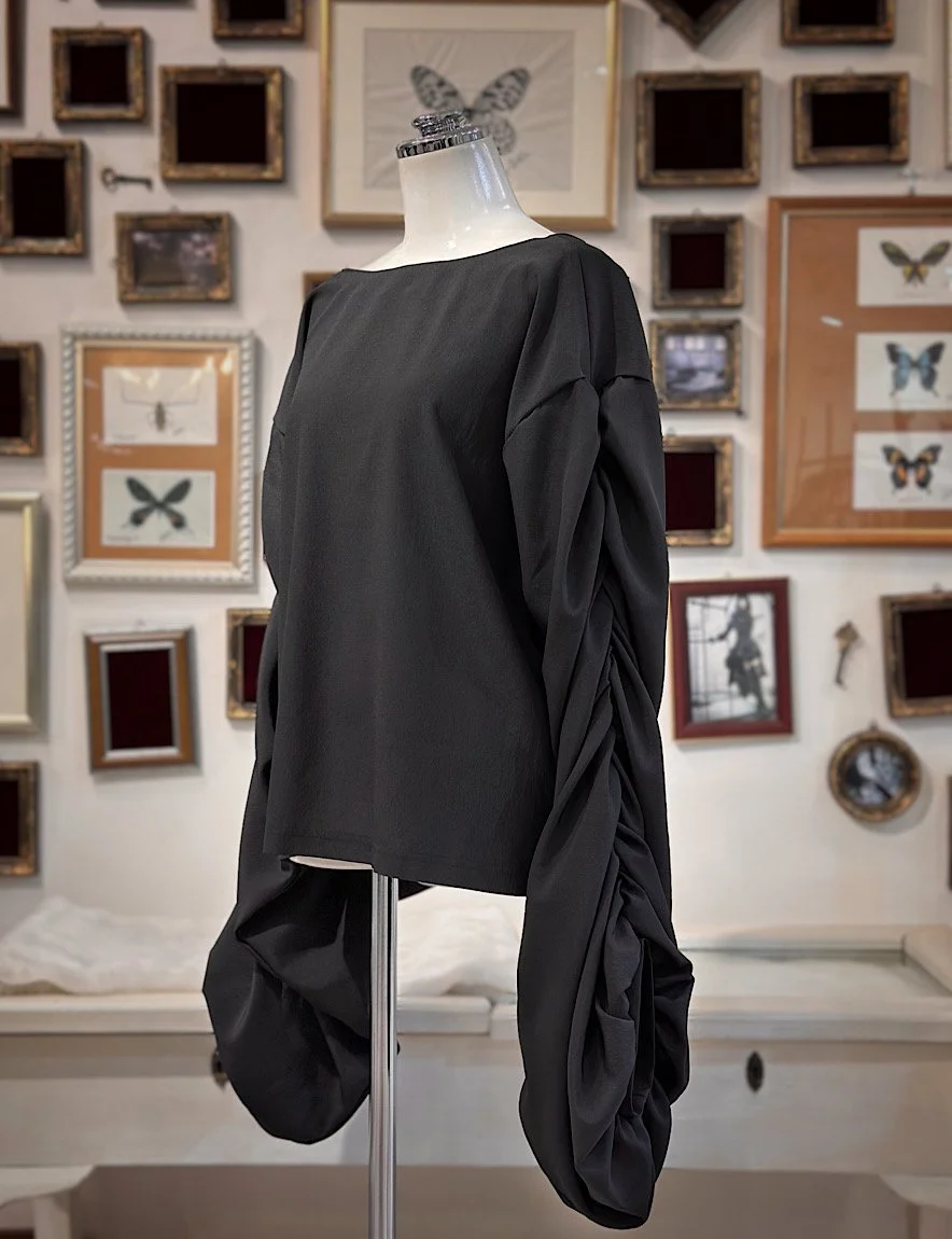 【Na+H】エヌエープラスエイチ surfaceプルオーバー(黒)