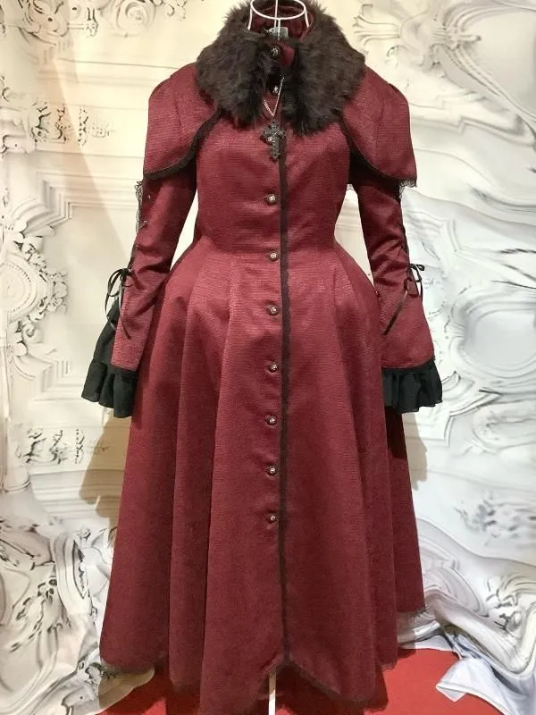 【MARBLE】マーブル デコレーションクロス付きファー衿ケープ+袖あみあげロングフレアコート:えんじボルドー★SALE対象外★