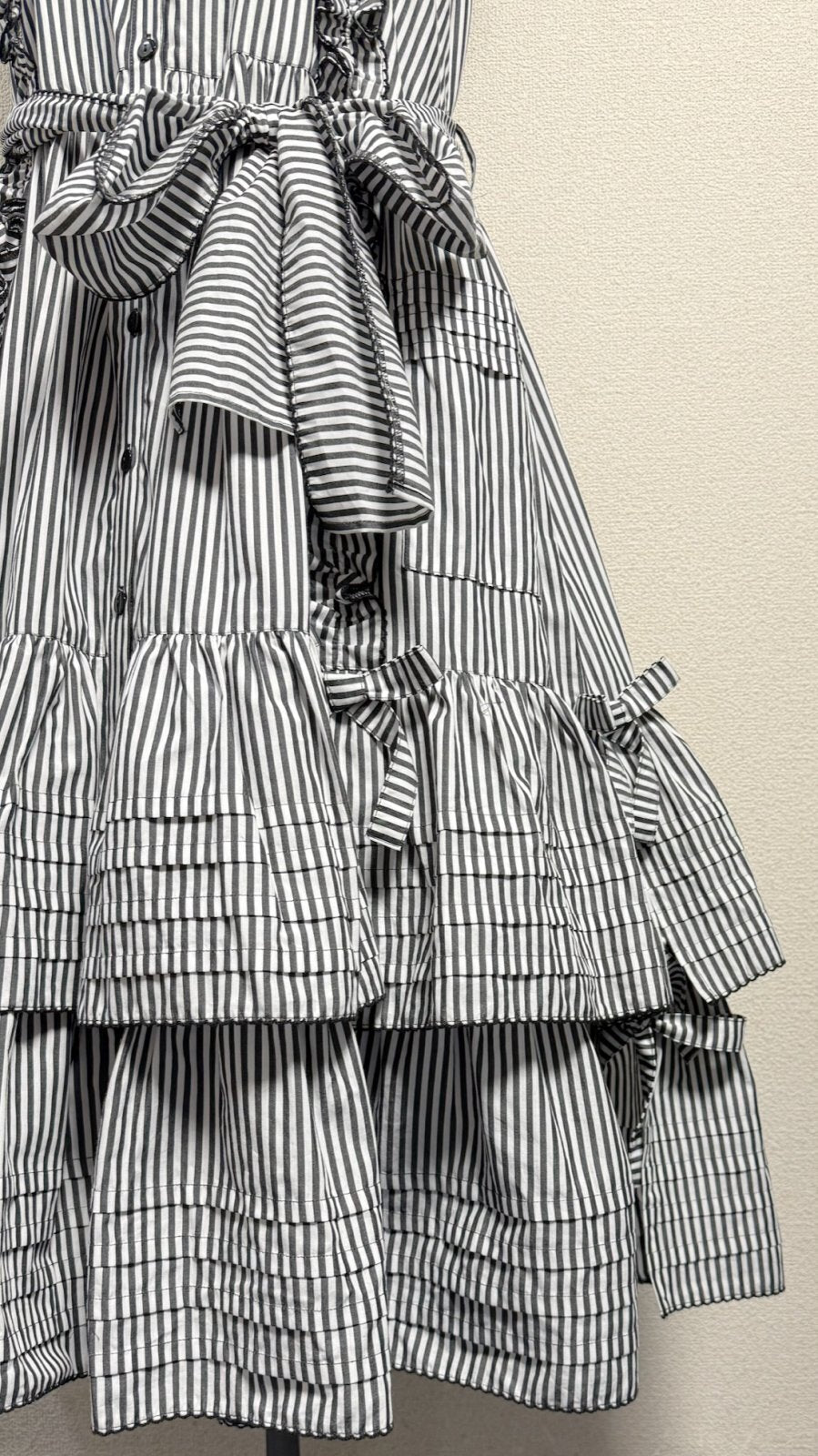 【Physical Drop】Physical Drop .荷叶边连衣裙【黑白条纹】