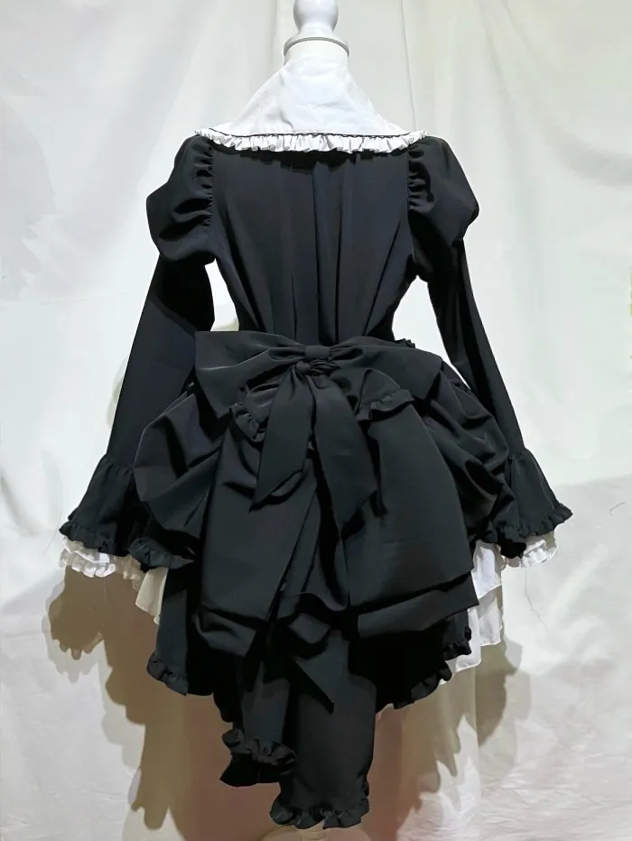 【MARBLE】マーブル カメオタイ付きクラシカルバッスルリボンワンピース +レイヤードV字フェミニンスカート:黒×白刺繍柄フリル