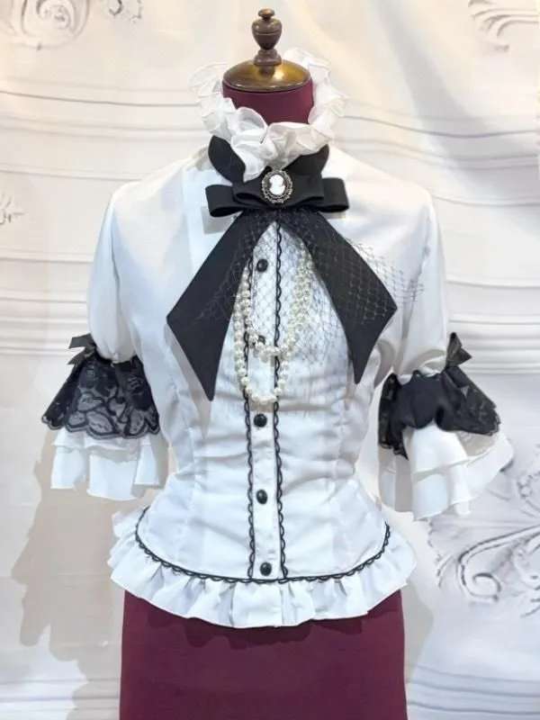 【MARBLE】マーブル カメオタイ付きパールデコレーションクラシックブラウス:白×黒レース