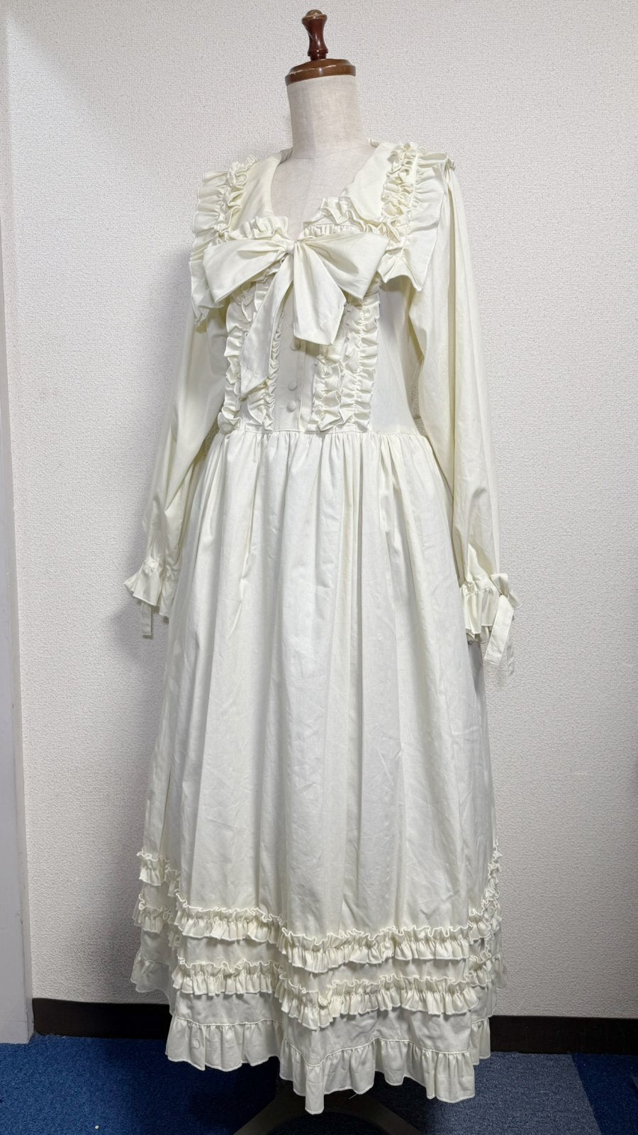 【Physical Drop】フィジカルドロップ 大衿フリルワンピース【生成・ブロード生地】